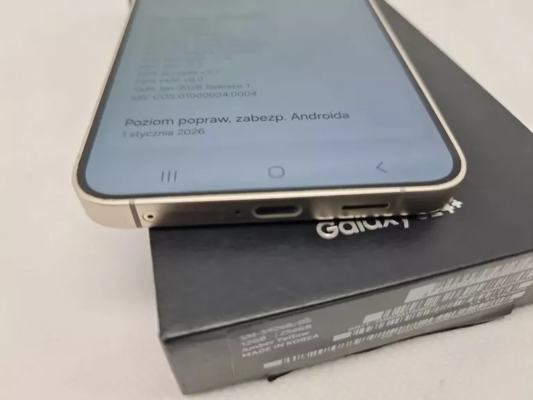 samsung-galaxy-s24-12256gb-zolty-przekatna-ekranu-670
