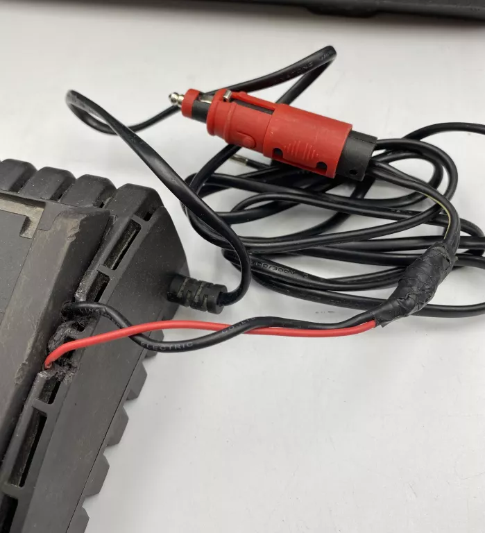 szlifierka-blankhagen-wkretarka-blankhagen-2x-aku-lad-typ-akumulatora-129634-2