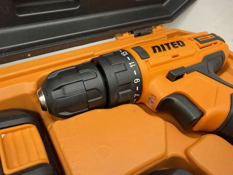 wkretarka-plus-szlifierka-niteo-aku-ladowarka-walizka-stan-11323-2