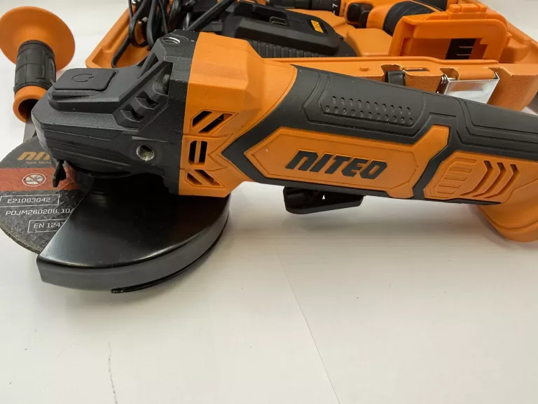 wkretarka-plus-szlifierka-niteo-aku-ladowarka-walizka-rodzaj-zasilania-128529-1