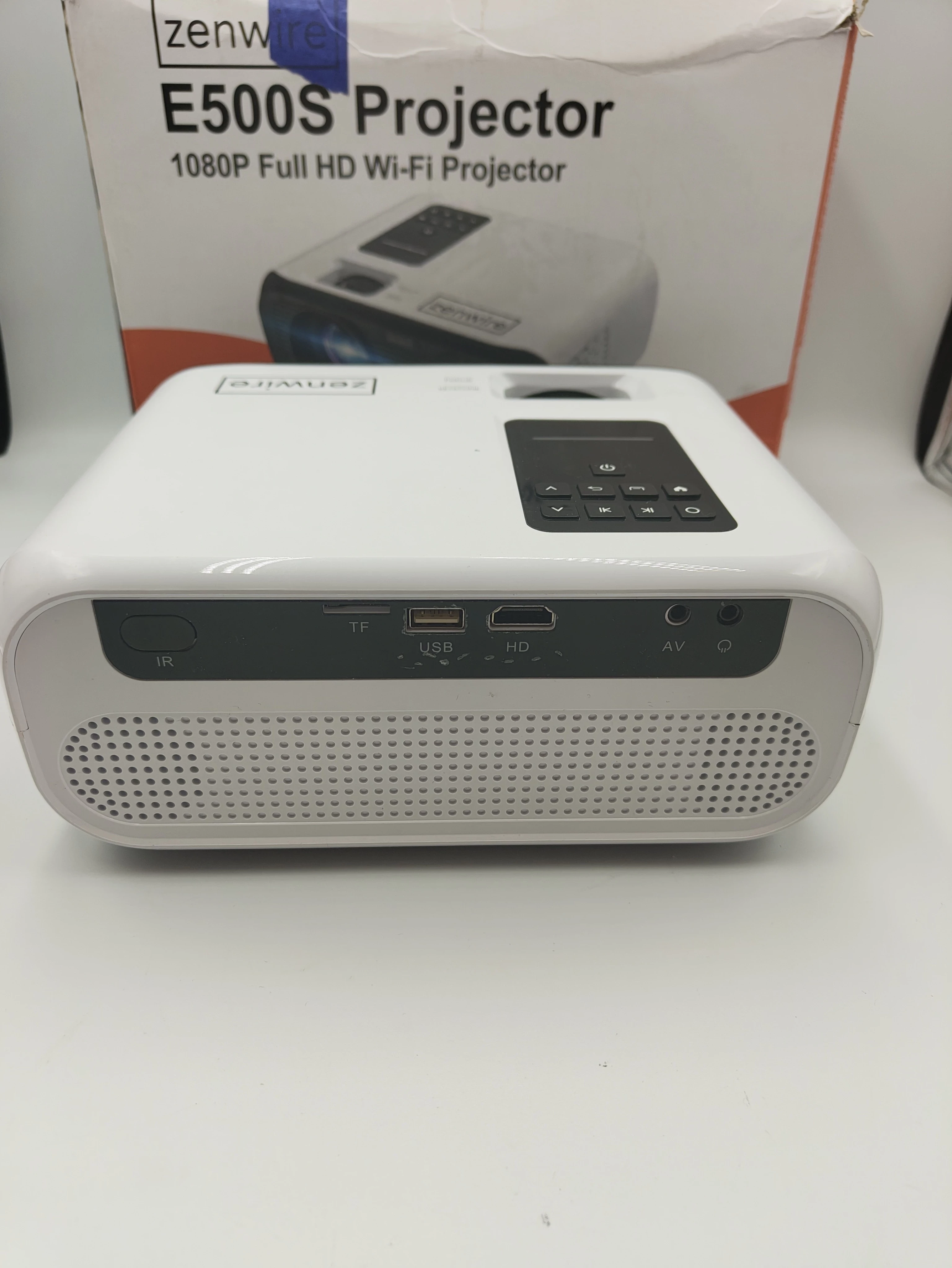 projektor-zenwire-e500s-jasnosc-lampy-ansi-250