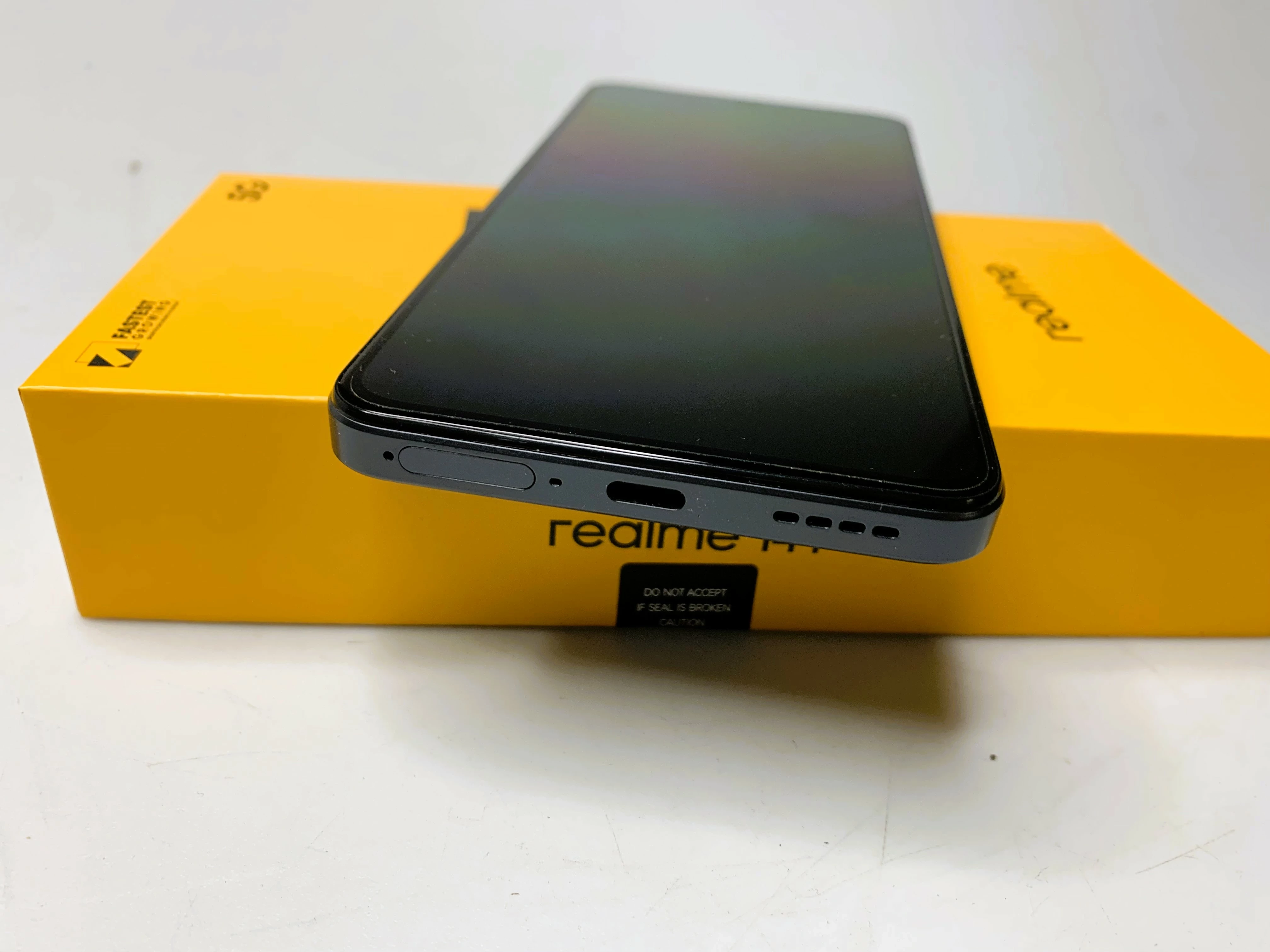 telefon-realme-14t-komplet-8256gb-stan-11323-2