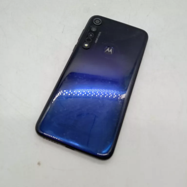 telefon-motorola-moto-g8-plus-stan-11323-2