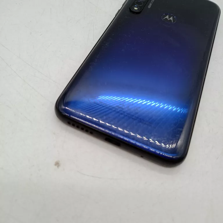 telefon-motorola-moto-g8-plus-kod-producenta-723755136090