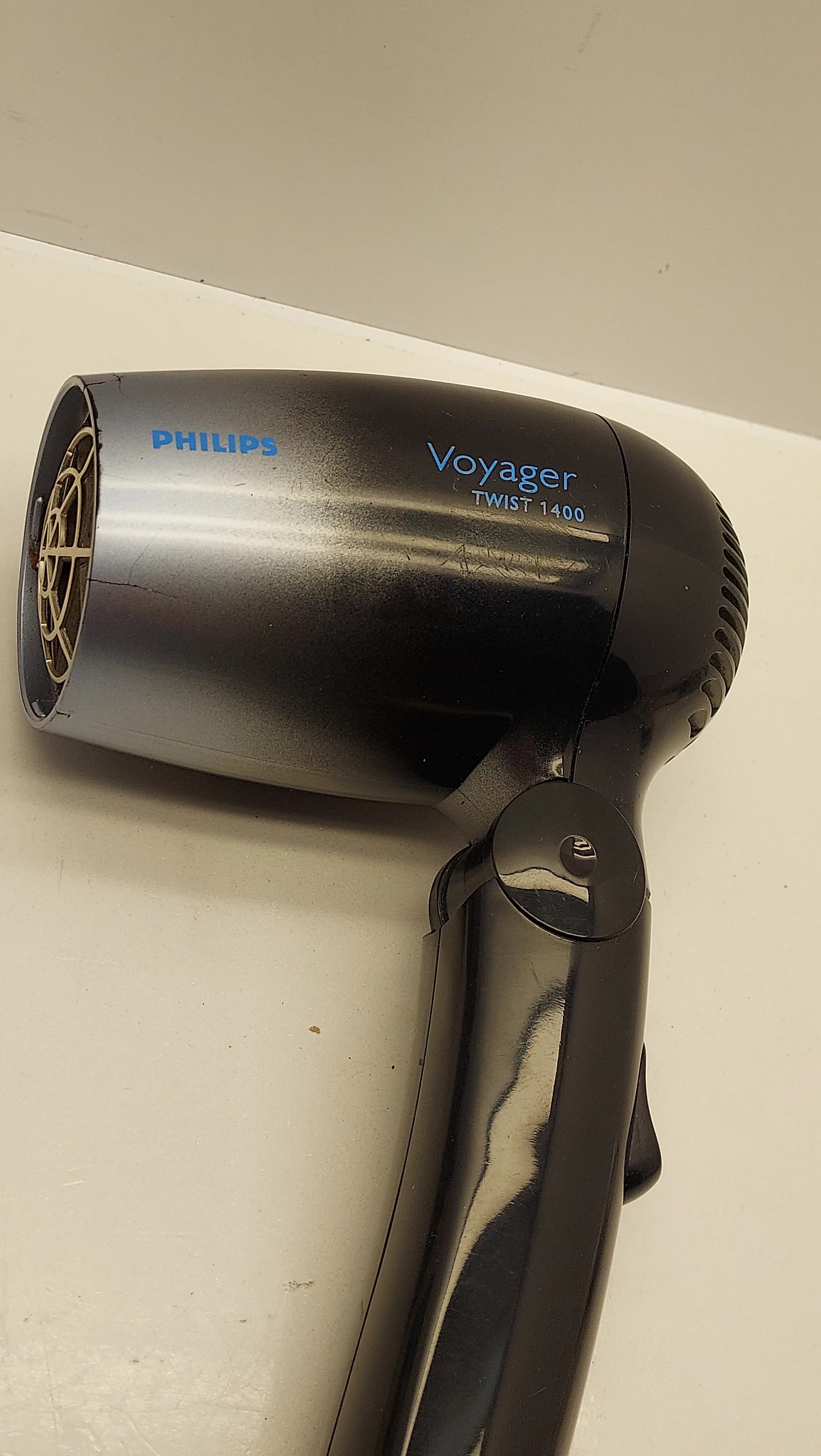 suszarka-do-wlosow-philips-twist-1400-liczba-zakresow-temperatury-7