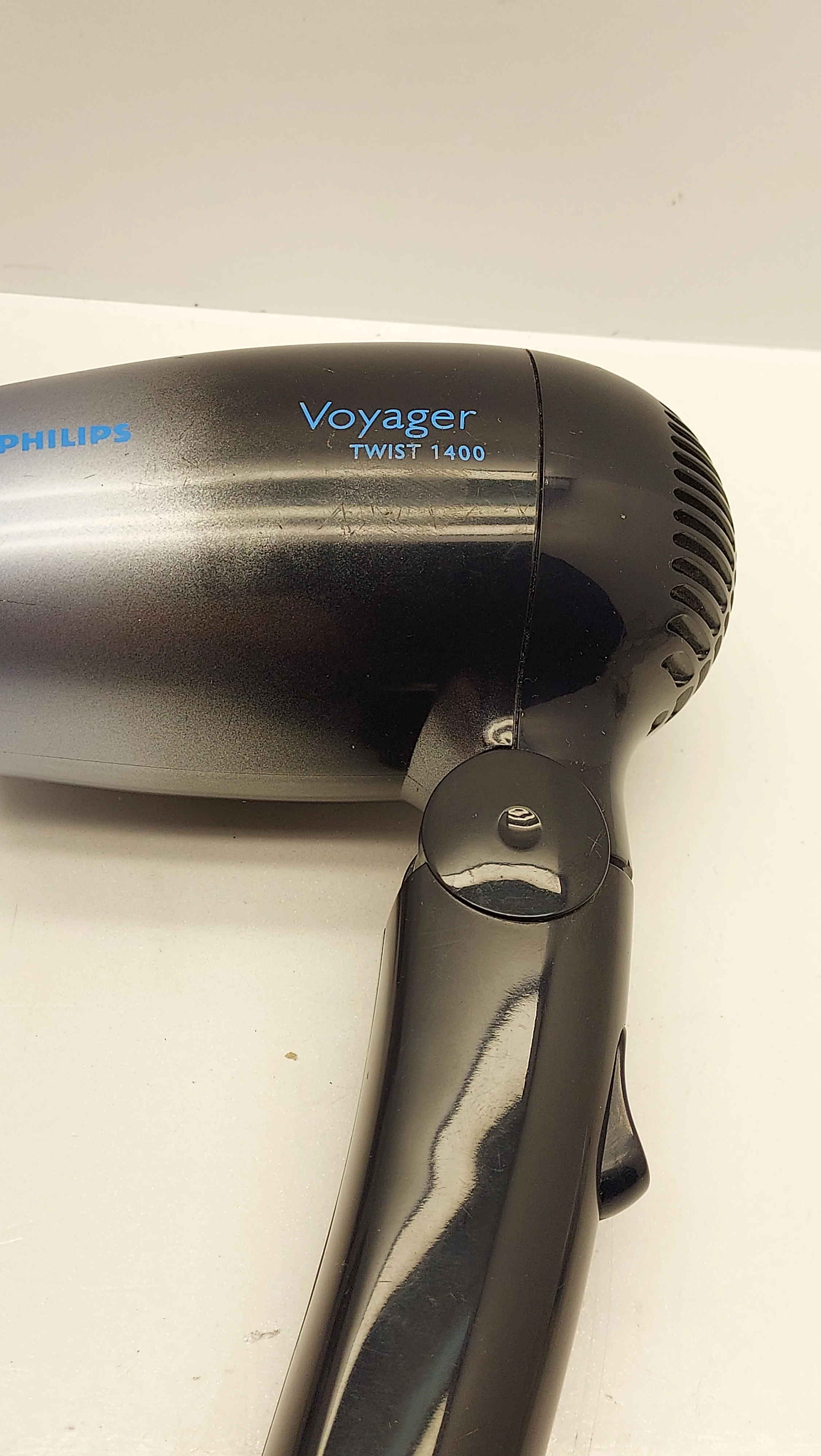 suszarka-do-wlosow-philips-twist-1400-stan-11323-2