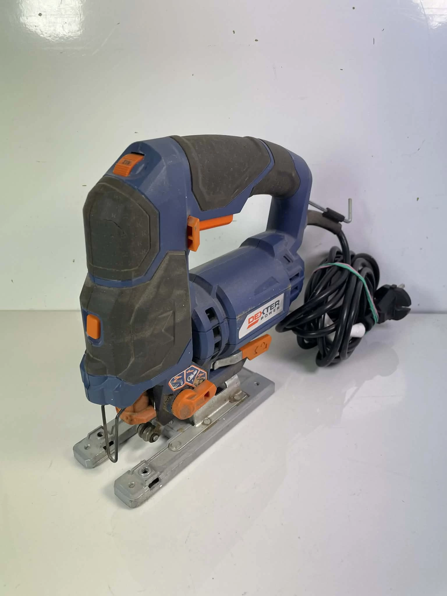 wyrzynarka-dexter-nc750js-mocowanie-brzeszczotu-205041-222245