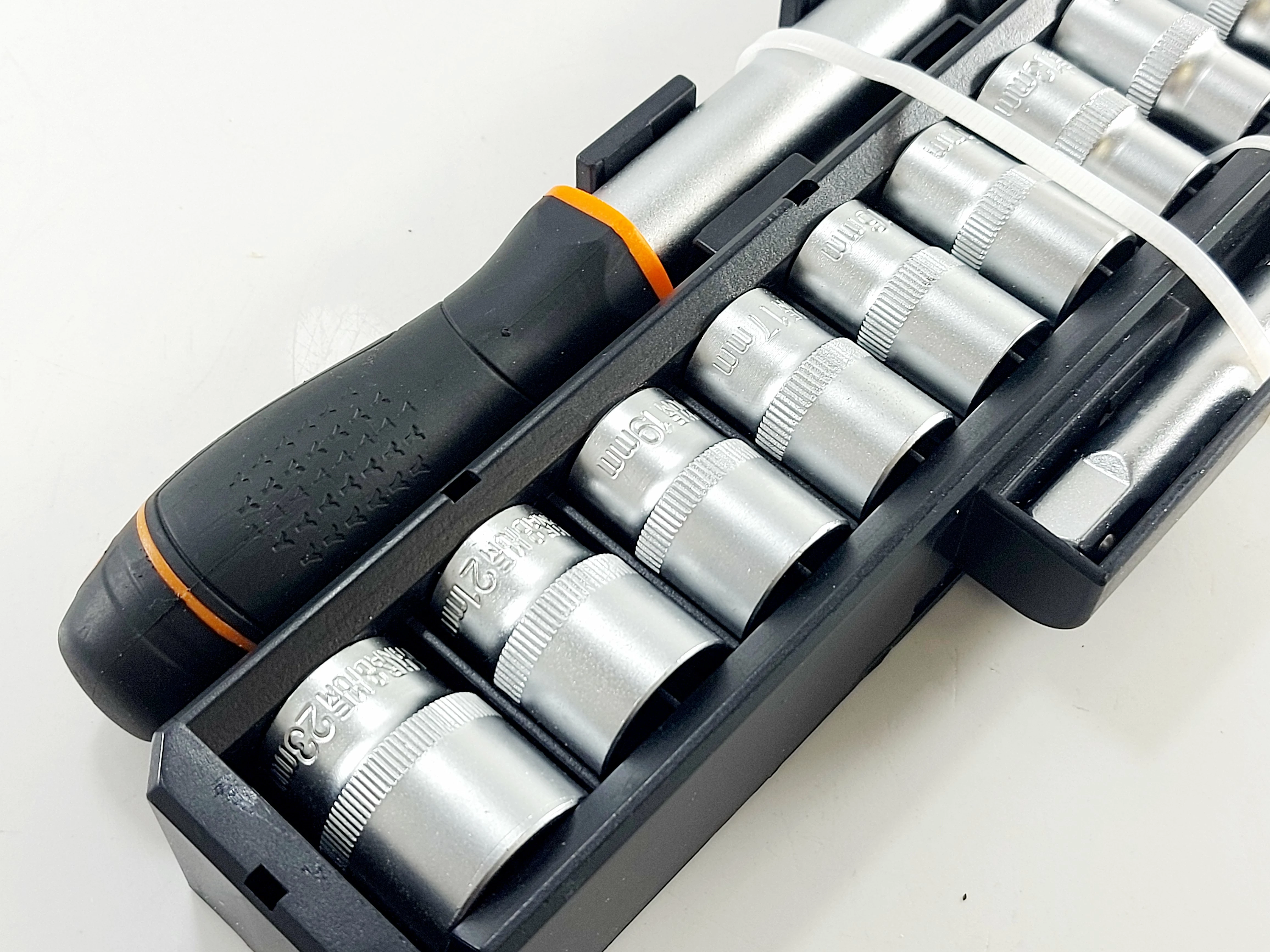 zestaw-kluczy-nasadowych-wreckmann-12-elementow-stan-11323-2