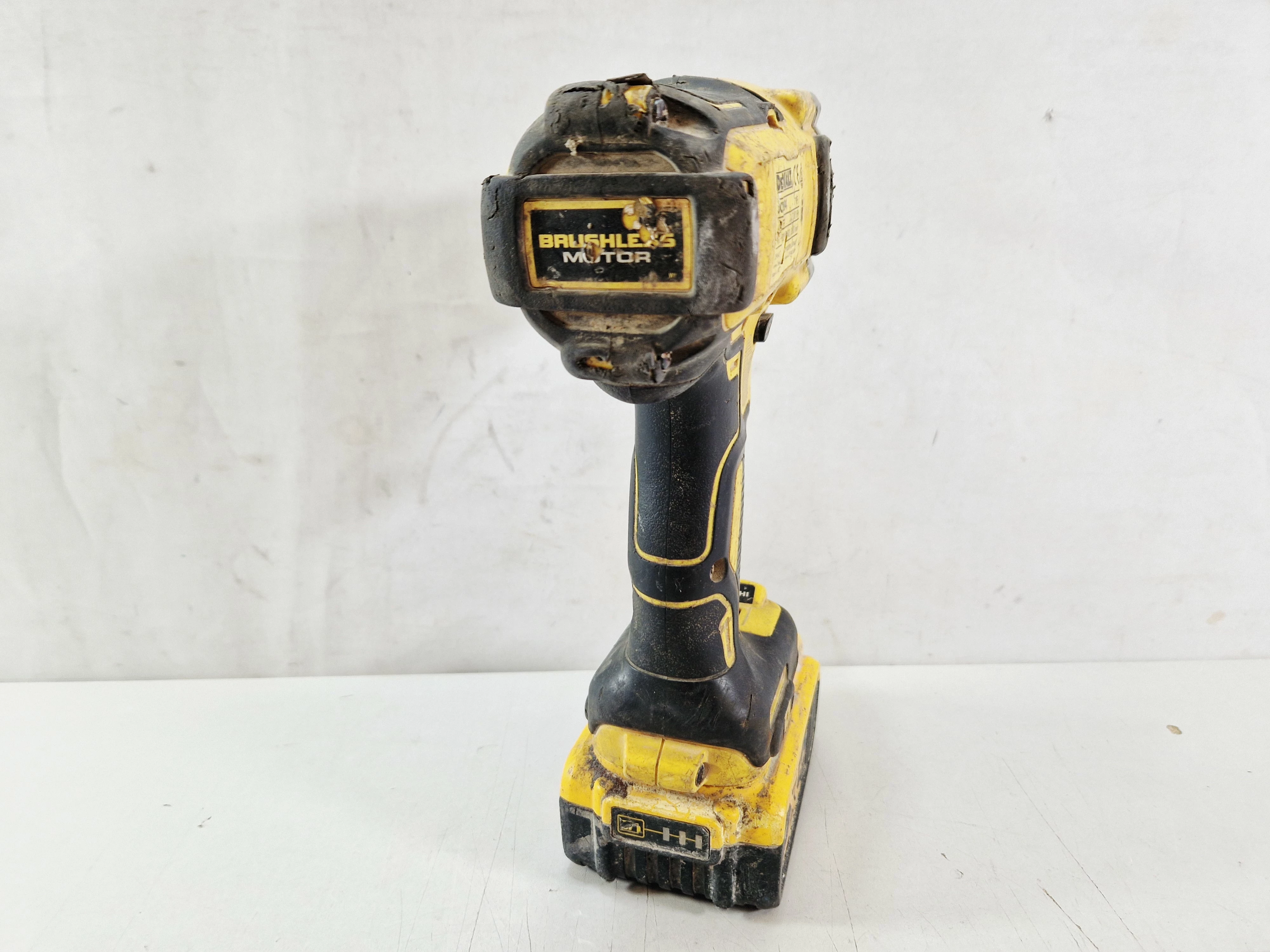 klucz-udarowy-dewalt-dcf894-akumulator-18v-50ah-maksymalny-moment-obrotowy-447