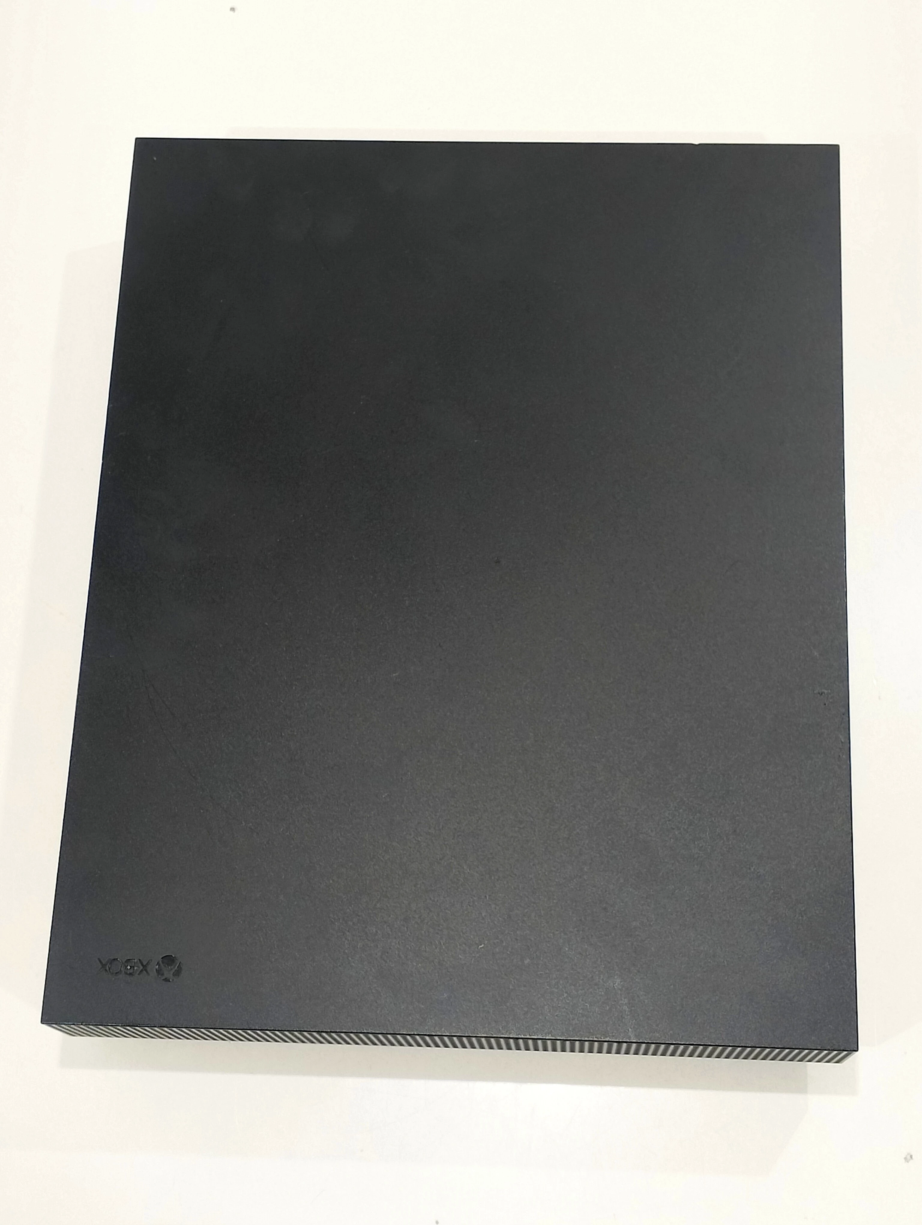 konsola-xbox-one-x-1787-1tb-stan-11323-2