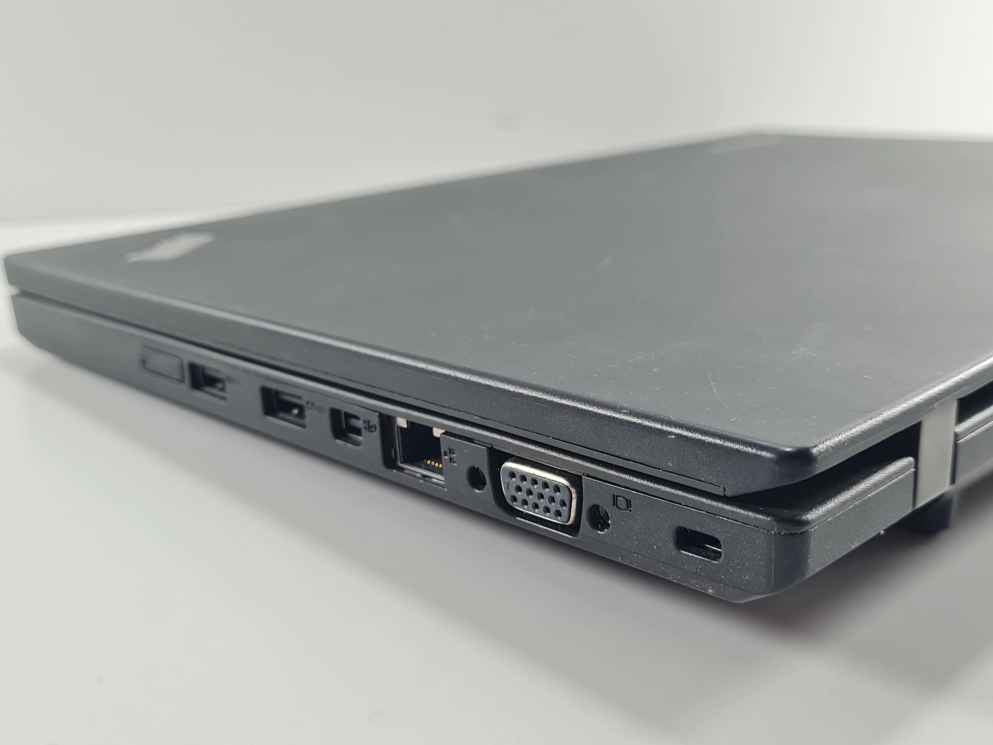 laptop-lenovo-l450-8gb-ram-intel-core-i3-przekatna-ekranu-1400