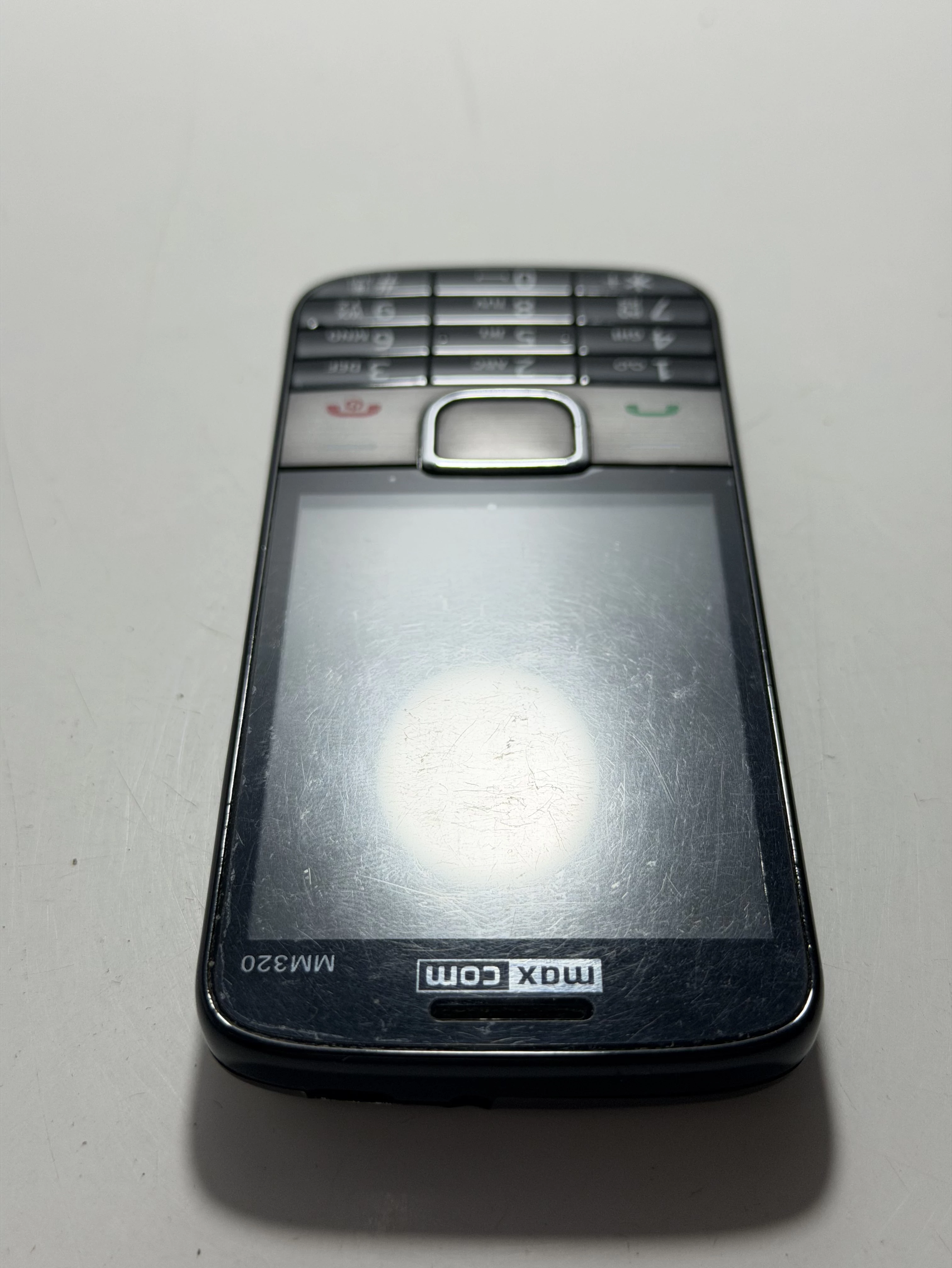 telefon-maxcom-mm320-ladsluchawki-przekatna-ekranu-32