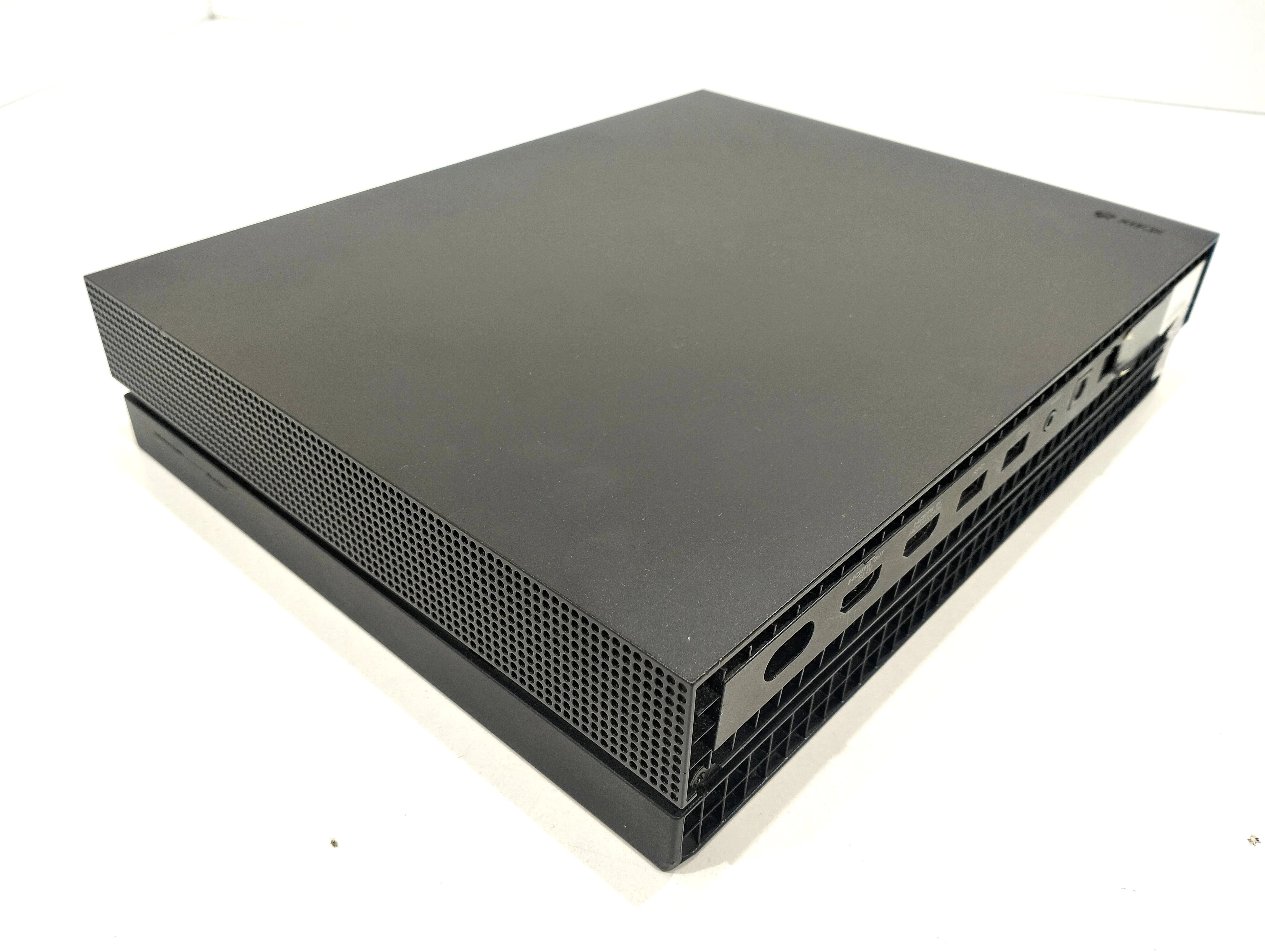 konsola-xbox-one-x-1787-1tb-producent-248914-1988163