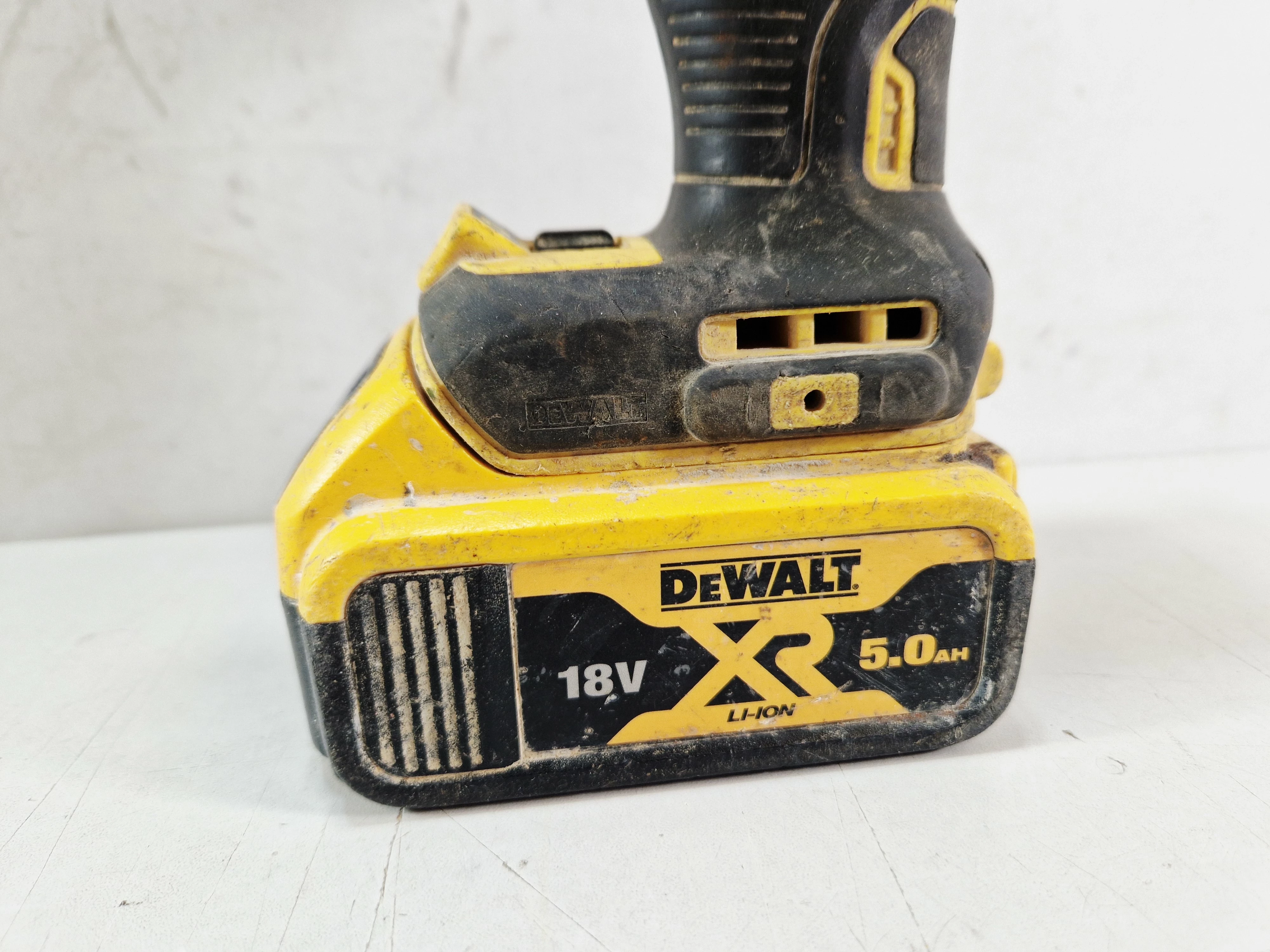 klucz-udarowy-dewalt-dcf894-akumulator-18v-50ah-stan-11323-2