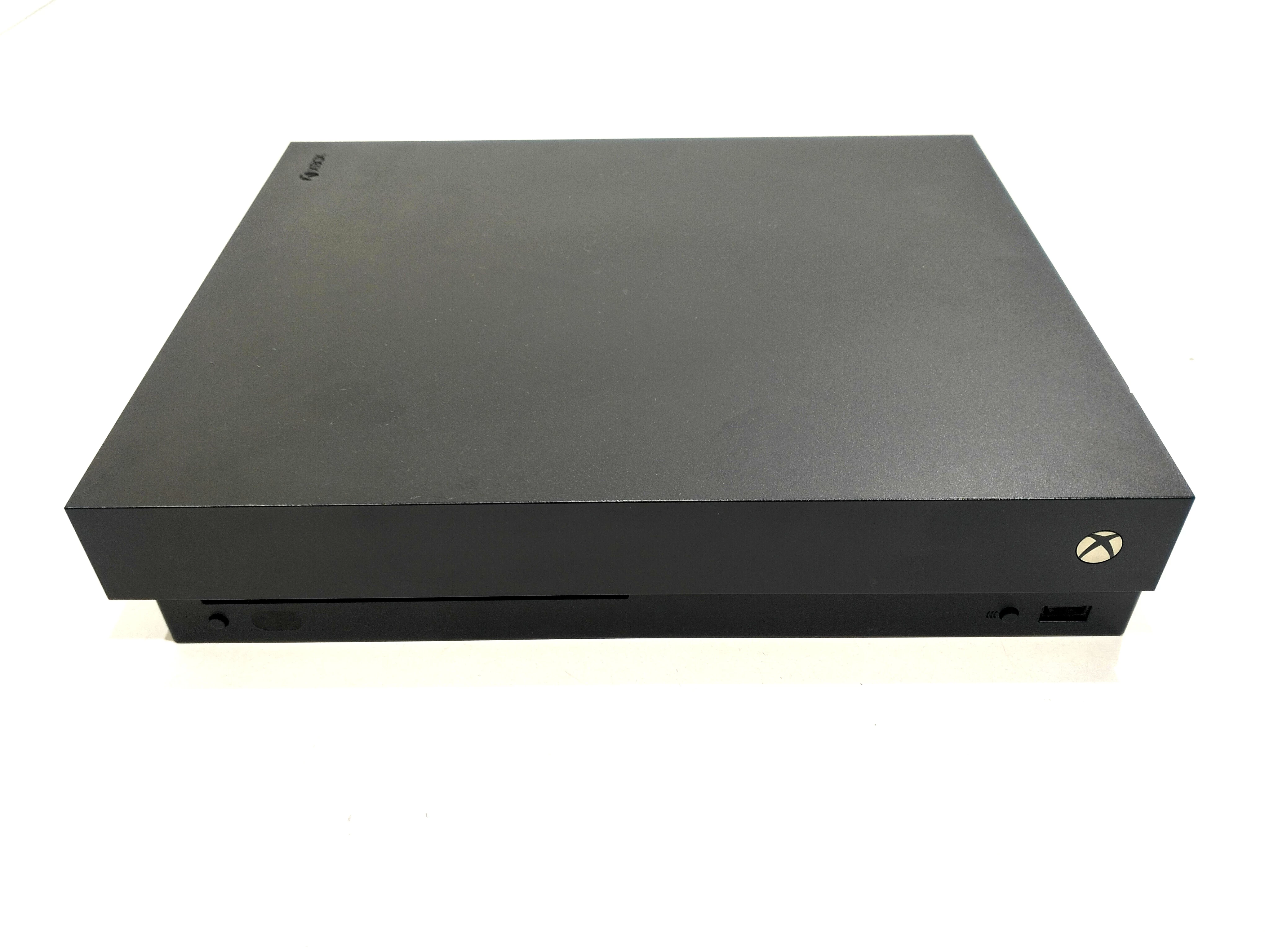 konsola-xbox-one-x-1787-1tb-kod-producenta-cyv-00057