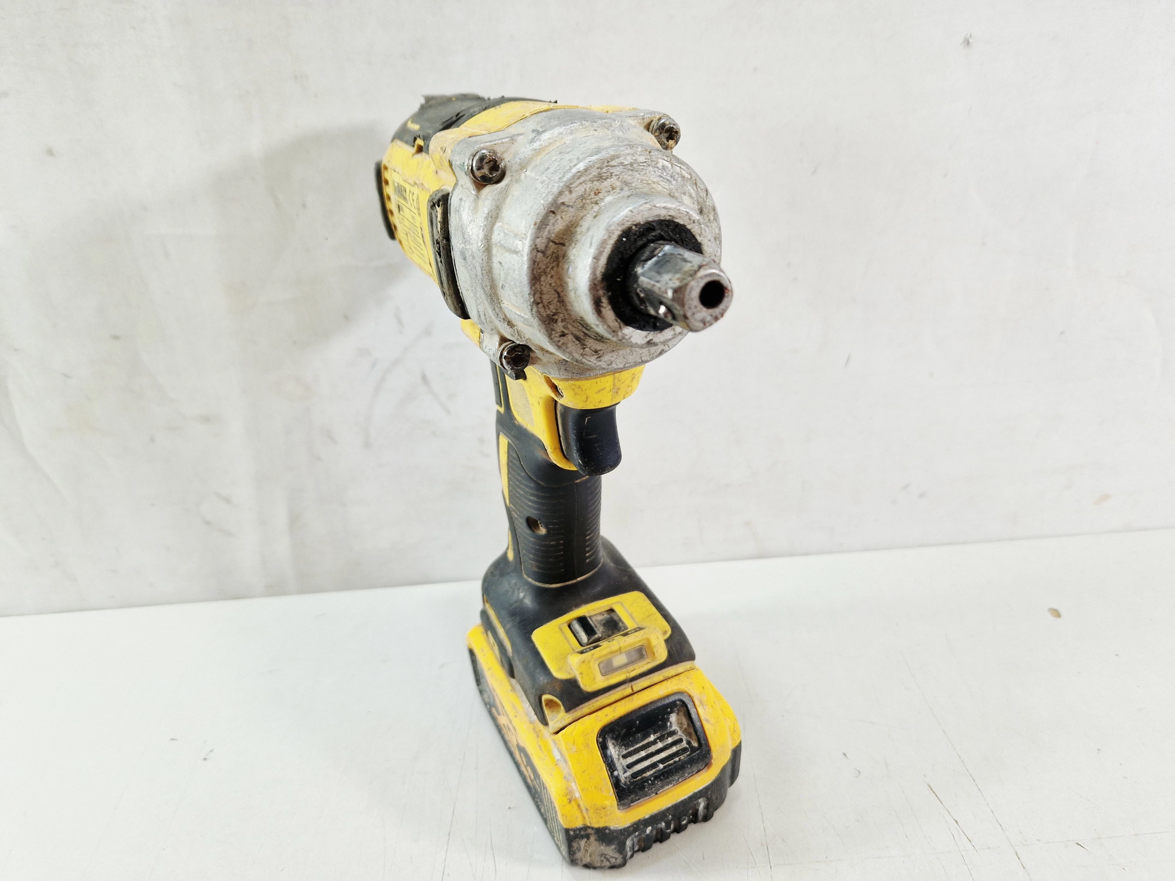 klucz-udarowy-dewalt-dcf894-akumulator-18v-50ah-zasilanie-209202-1769478