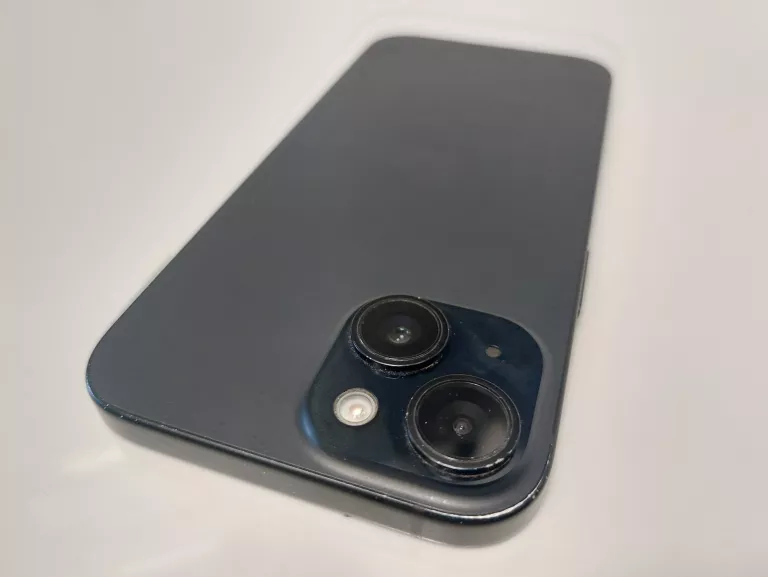 telefon-iphone-15-128gb-pudelko-system-operacyjny-4388-7