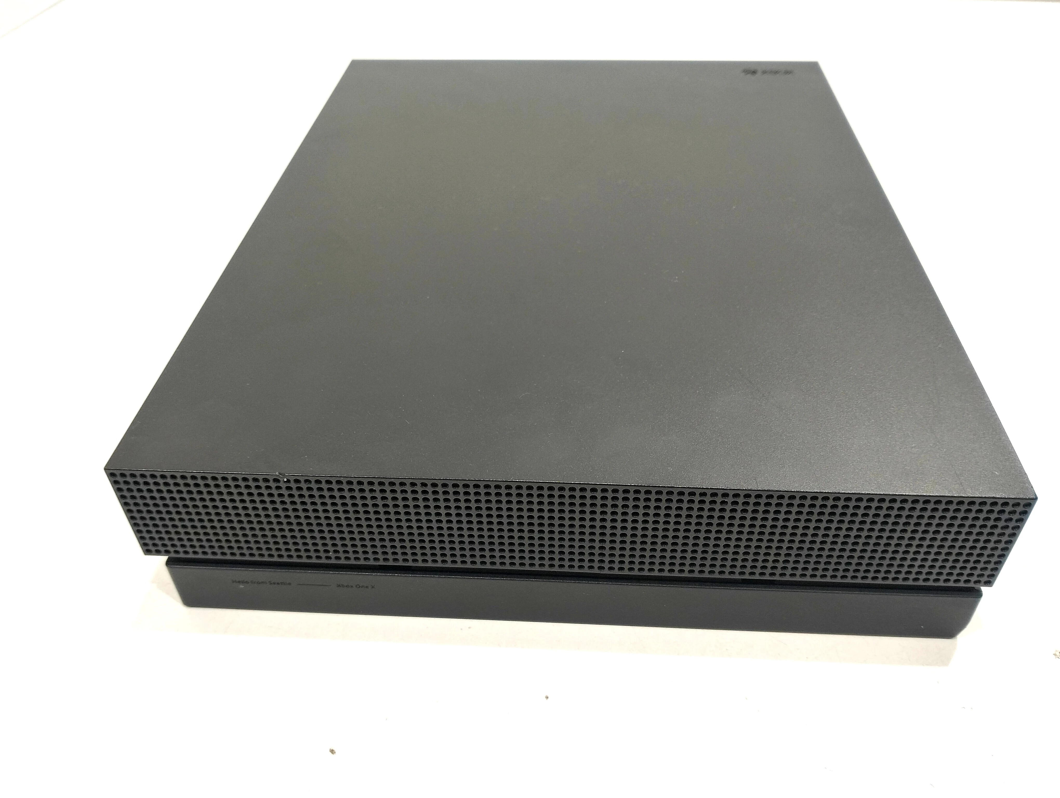 konsola-xbox-one-x-1787-1tb-kolor-249512-1647413