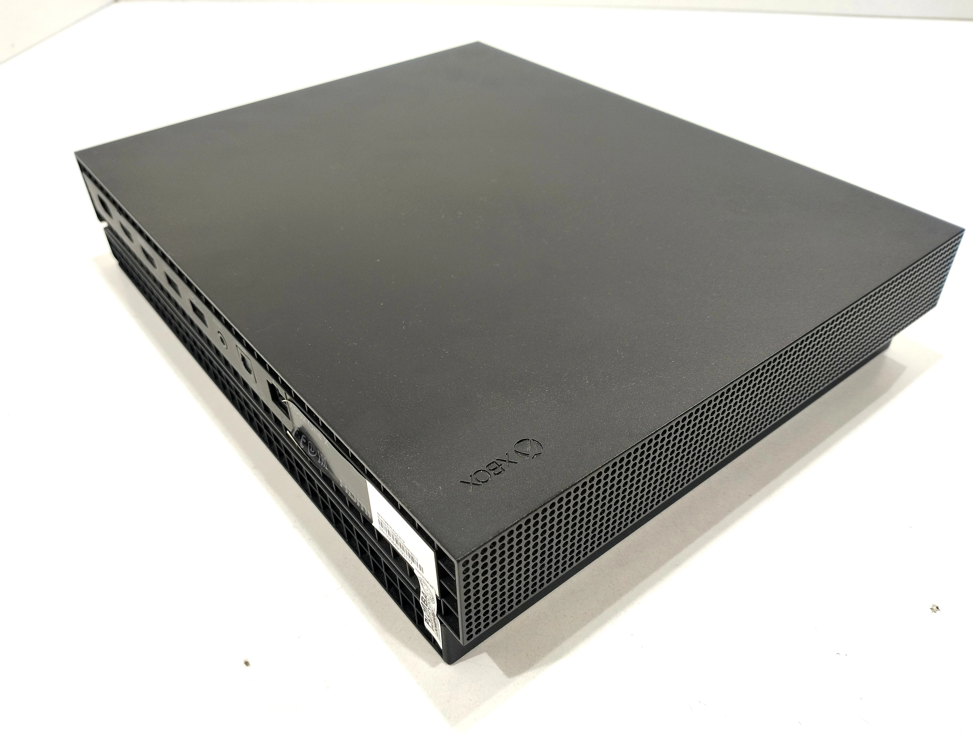 konsola-xbox-one-x-1787-1tb-komunikacja-205986-2