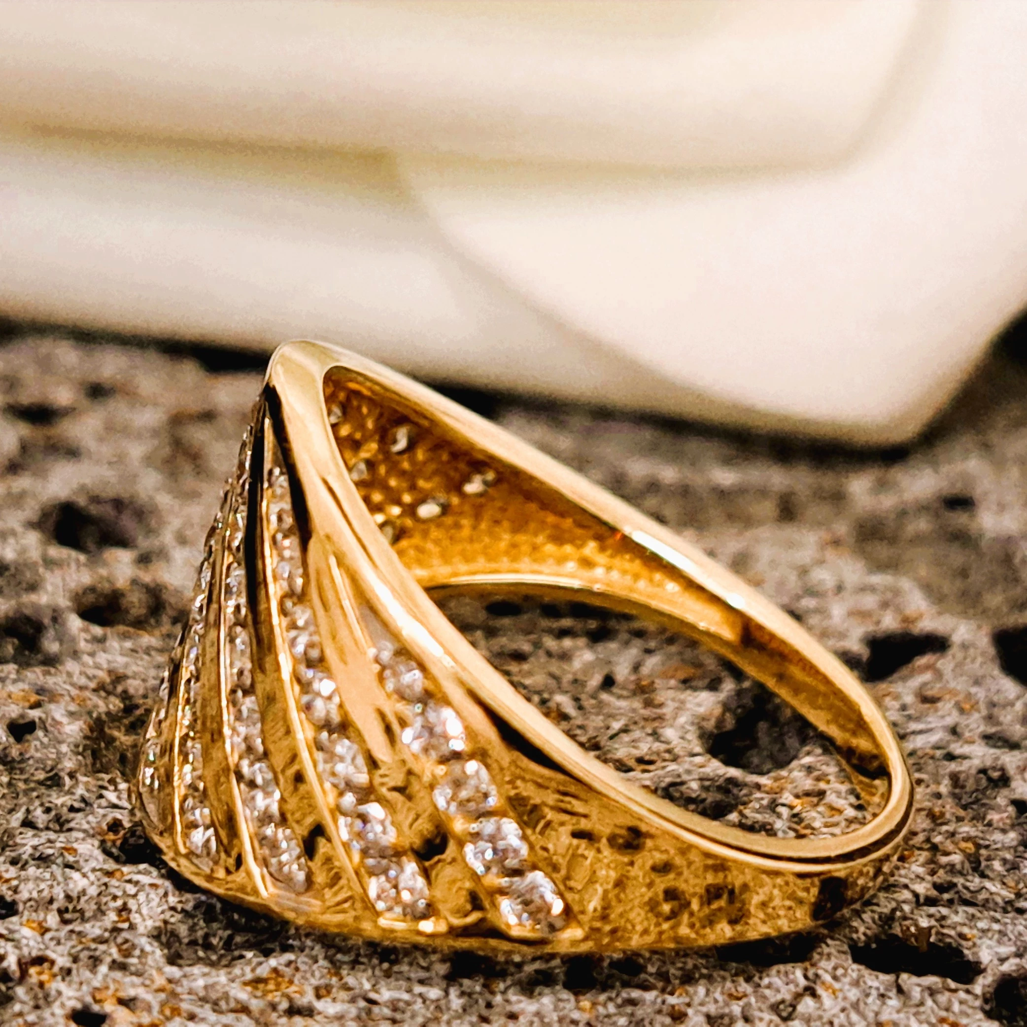 piekny-zloty-pierscionek-z-cyrkoniami-pr585-418gr-a-ean-gtin-5030947124045