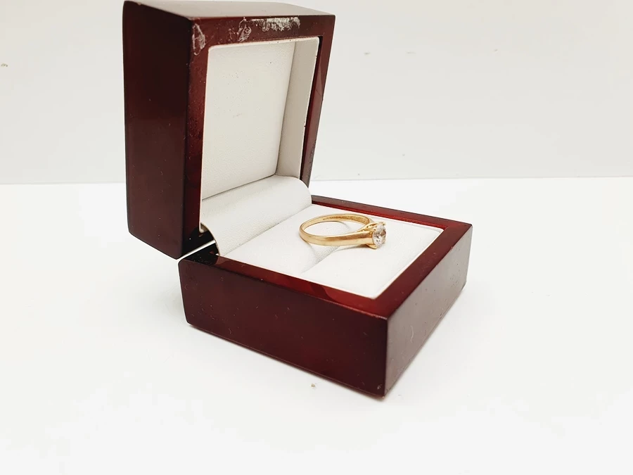 klasyczny-zloty-pierscionek-z-cyrkonia-18r-250g-585p-kamien-17088-128