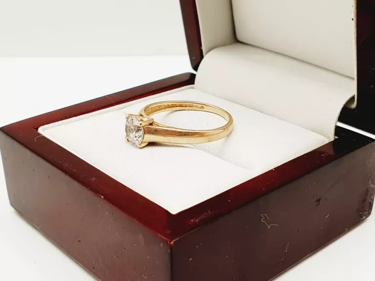 klasyczny-zloty-pierscionek-z-cyrkonia-18r-250g-585p-material-15835-524288