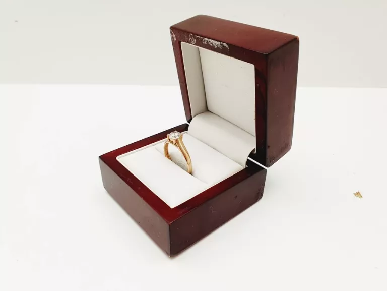 klasyczny-zloty-pierscionek-z-cyrkonia-18r-250g-585p-marka-248811-958954