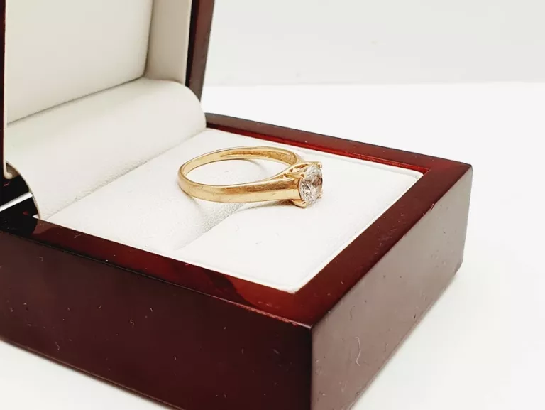 klasyczny-zloty-pierscionek-z-cyrkonia-18r-250g-585p-rozmiarsrednica-wew-mm-372-18