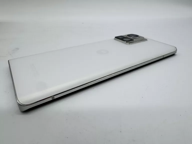 telefon-motorola-edge-30-ultra-12256-gb-pudelko-przekatna-ekranu-667