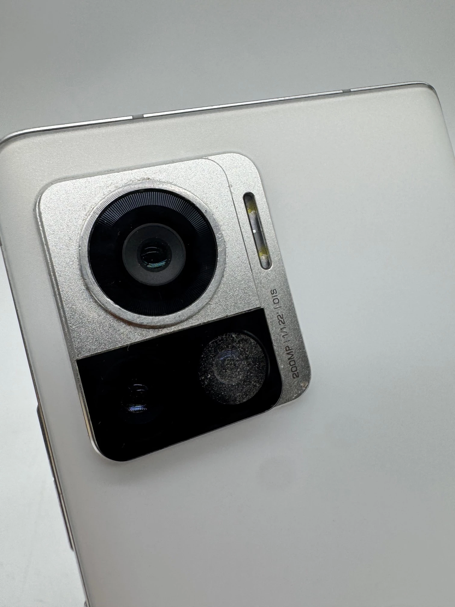 telefon-motorola-edge-30-ultra-12256-gb-pudelko-kod-producenta-paur0005pl