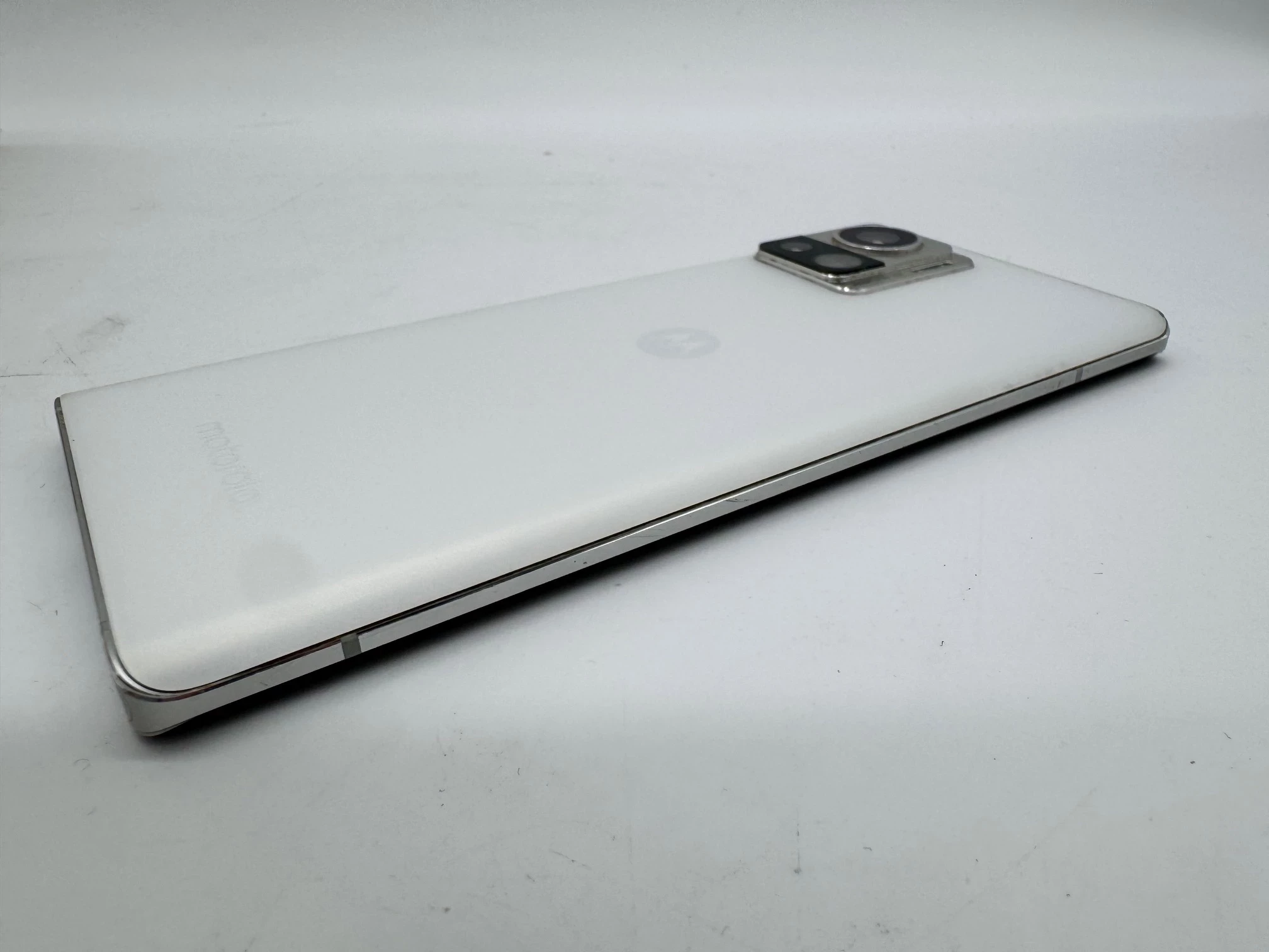 telefon-motorola-edge-30-ultra-12256-gb-pudelko-przekatna-ekranu-667