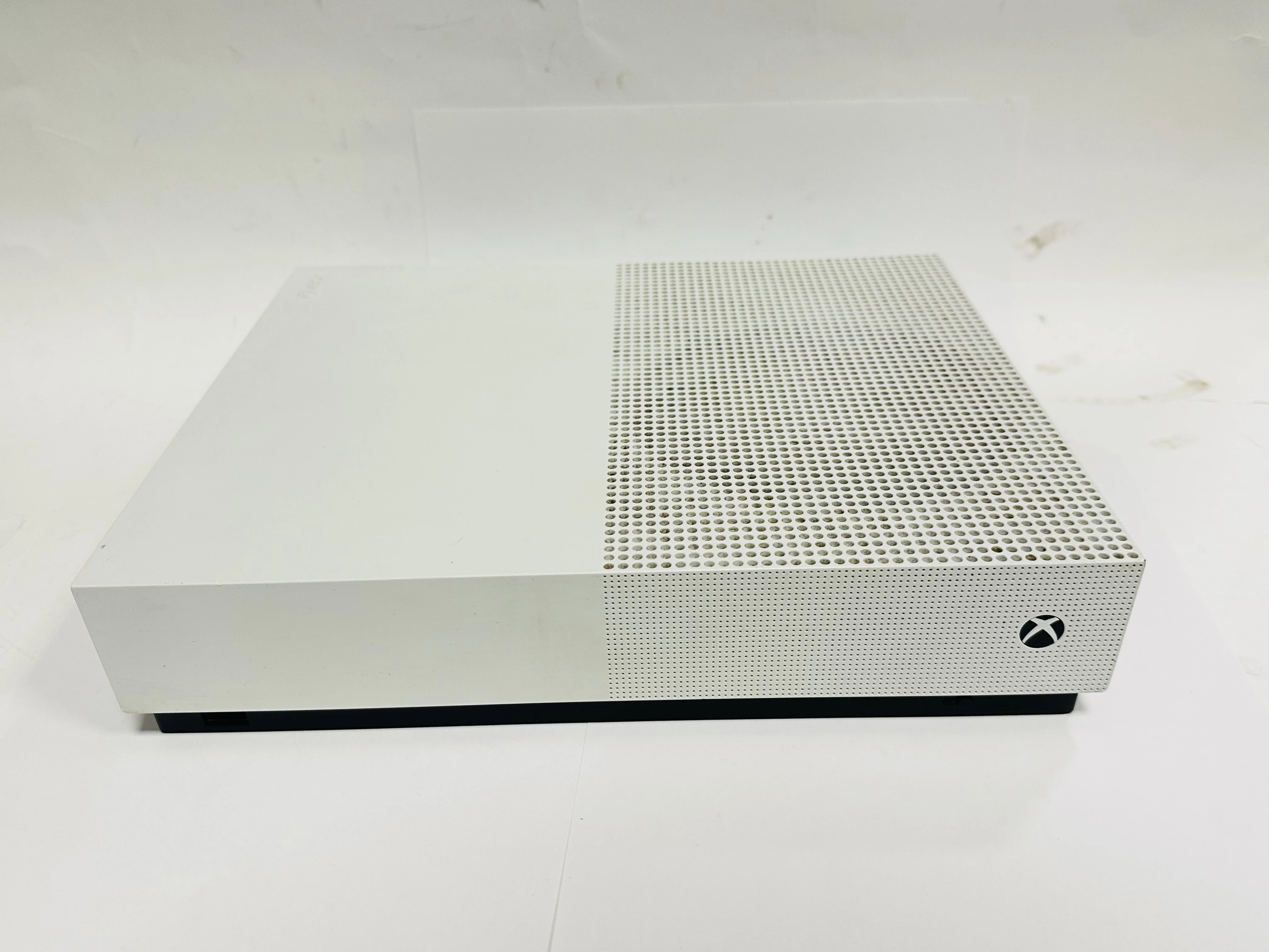 konsola-xbox-one-s-all-digital-1tb-zestaw-opis-ean-gtin-889842529081