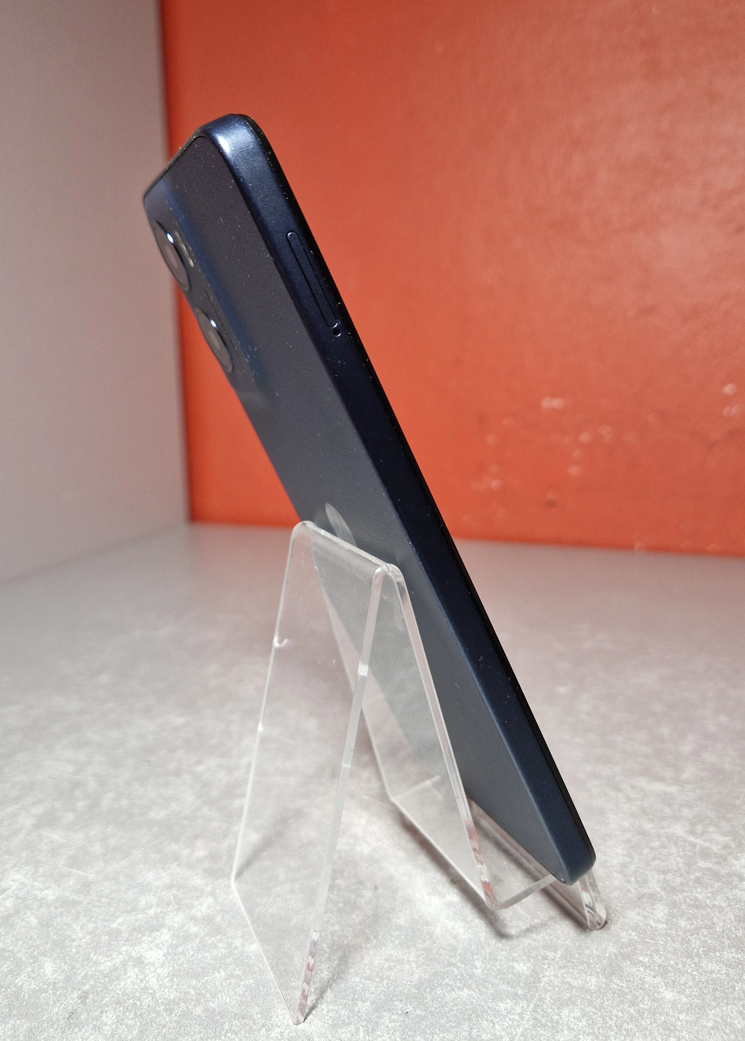 telefon-motorola-moto-e15-264gb-kod-producenta-pb6s0013fr