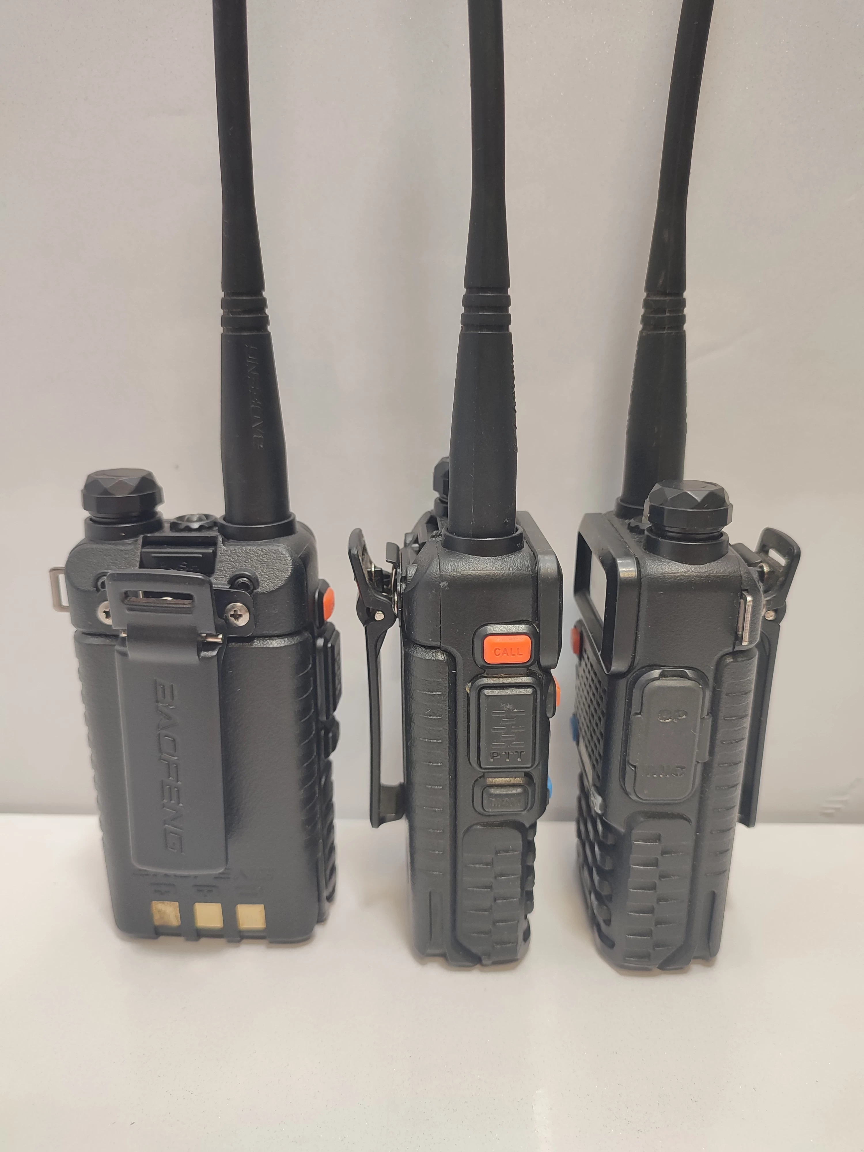 zestaw-3-krotkofalowek-baofeng-uv-5r-htq-model-uv-5r-htq-5w