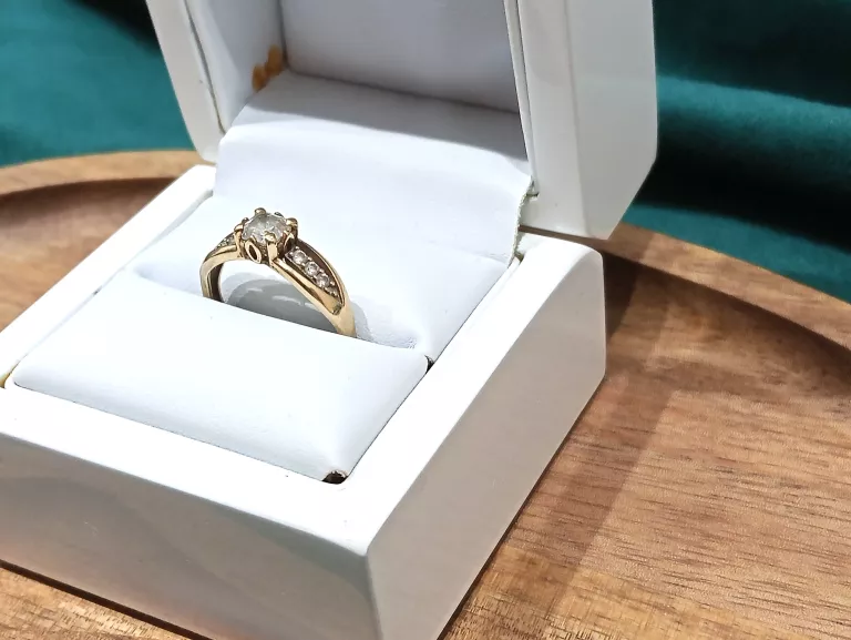 zloty-pierscionek-333-239g-r16-rodzaj-2205-2