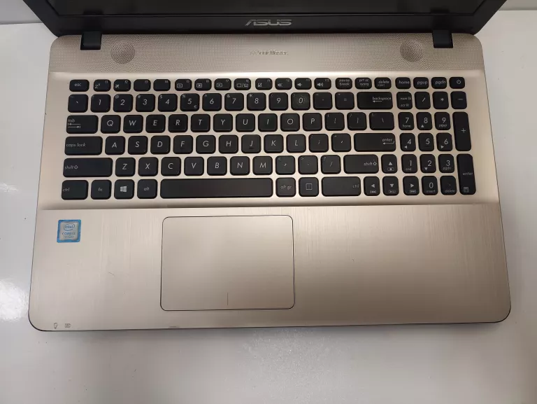 laptop-asus-r541u-intel-i3-przekatna-ekranu-1560