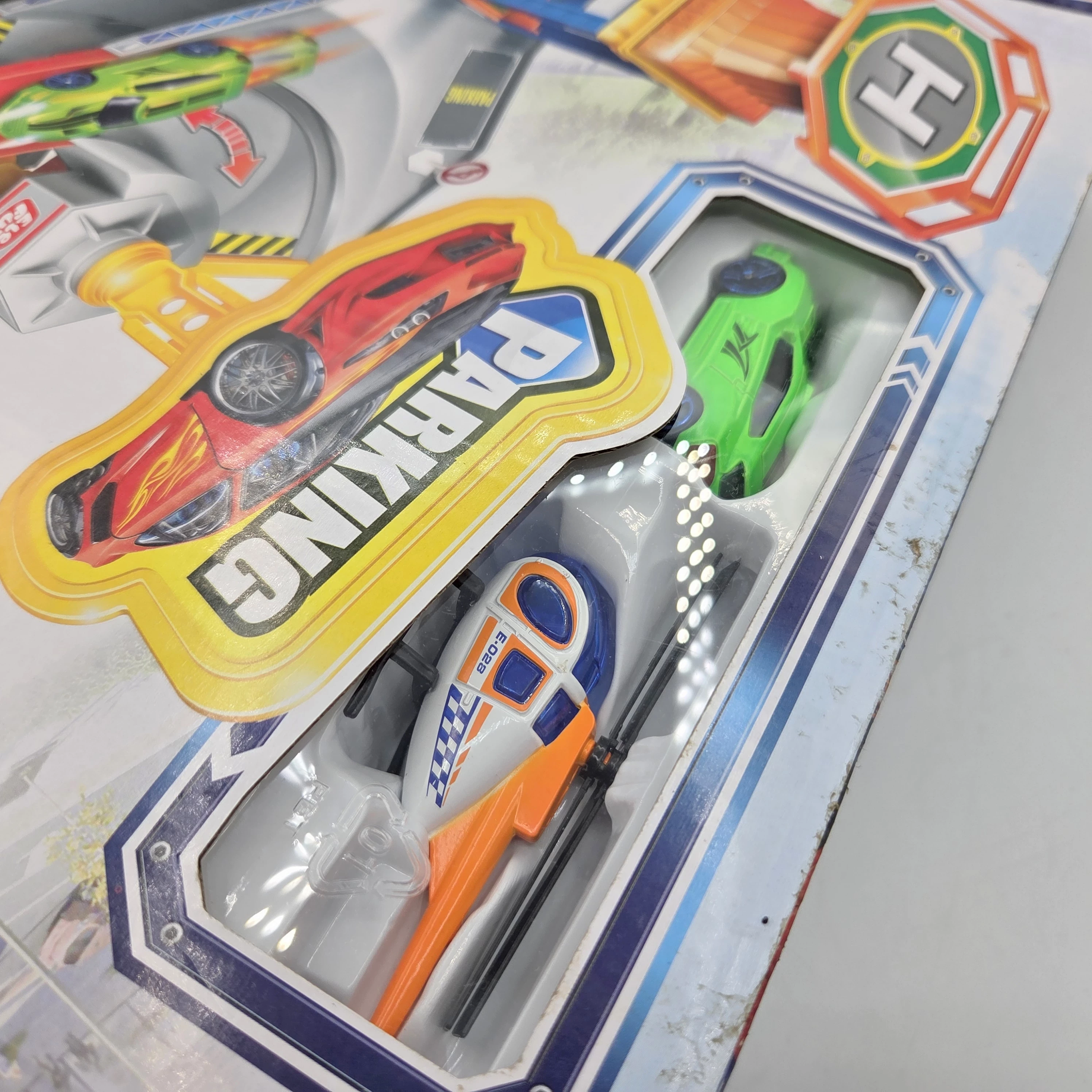 elefun-garaz-parkingowy-4-poziomy-winda-25el-autko-helikopter-stan-11323-2