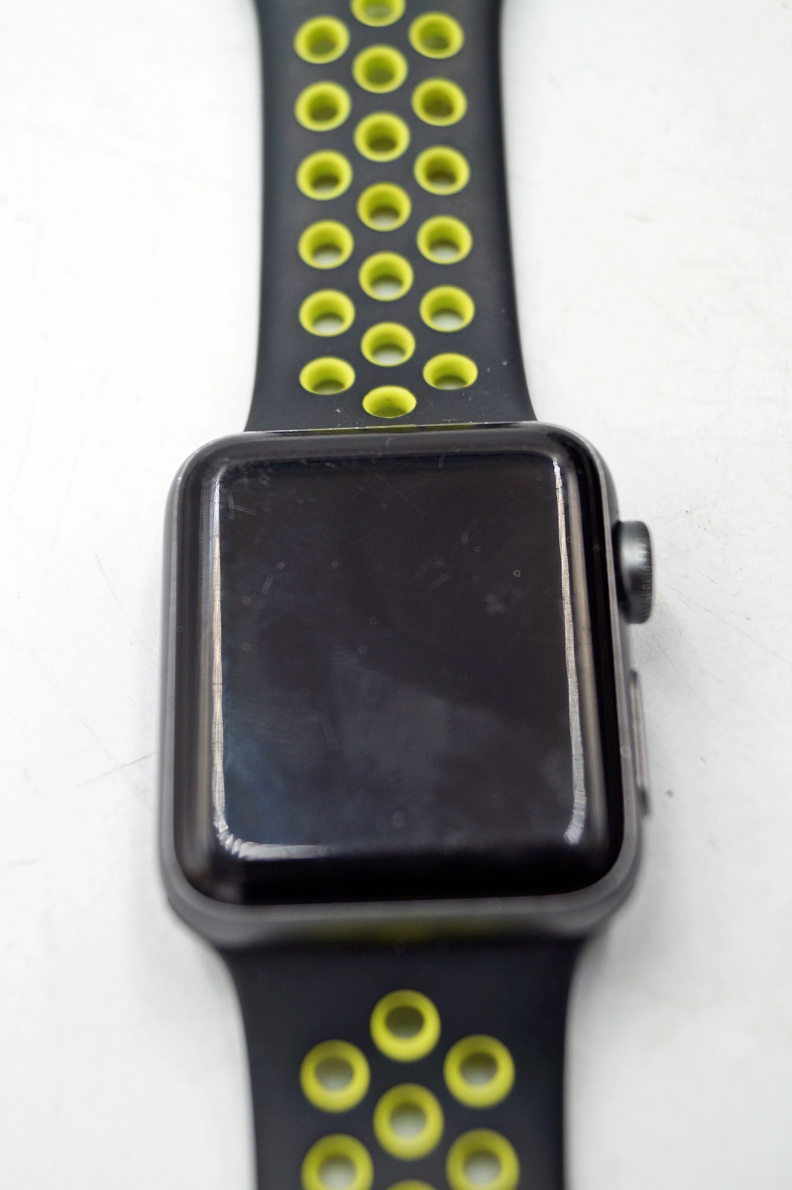 apple-watch-nike-series-2-model-249460-1730613