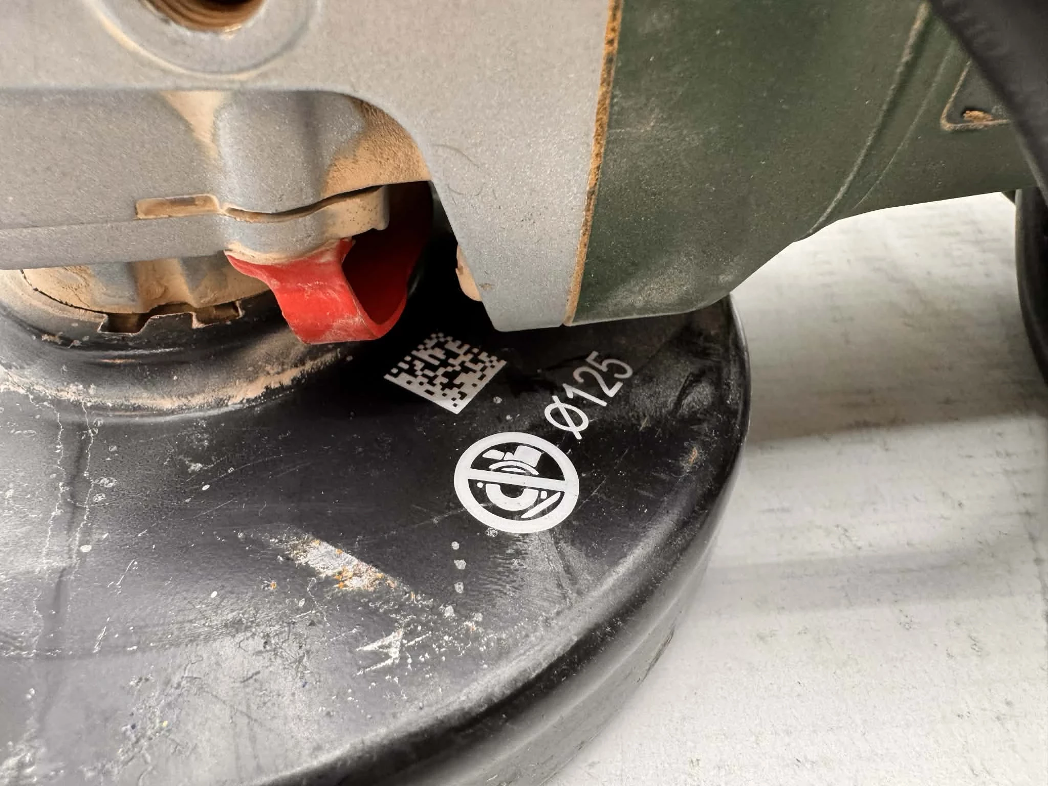 szlifierka-bosch-750-125-pudelko-kod-producenta-06033a240d