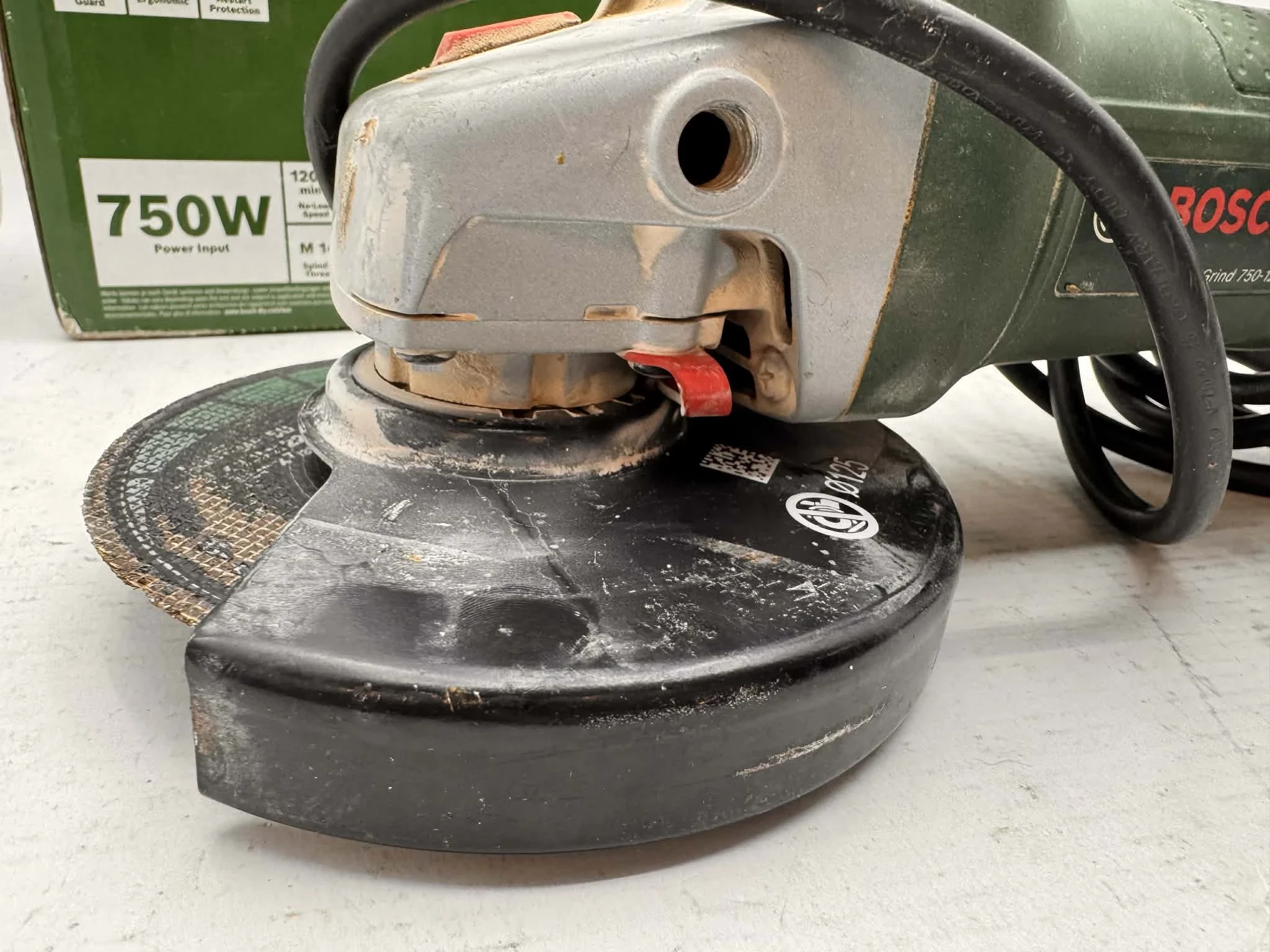 szlifierka-bosch-750-125-pudelko-rodzaj-250123-1798302
