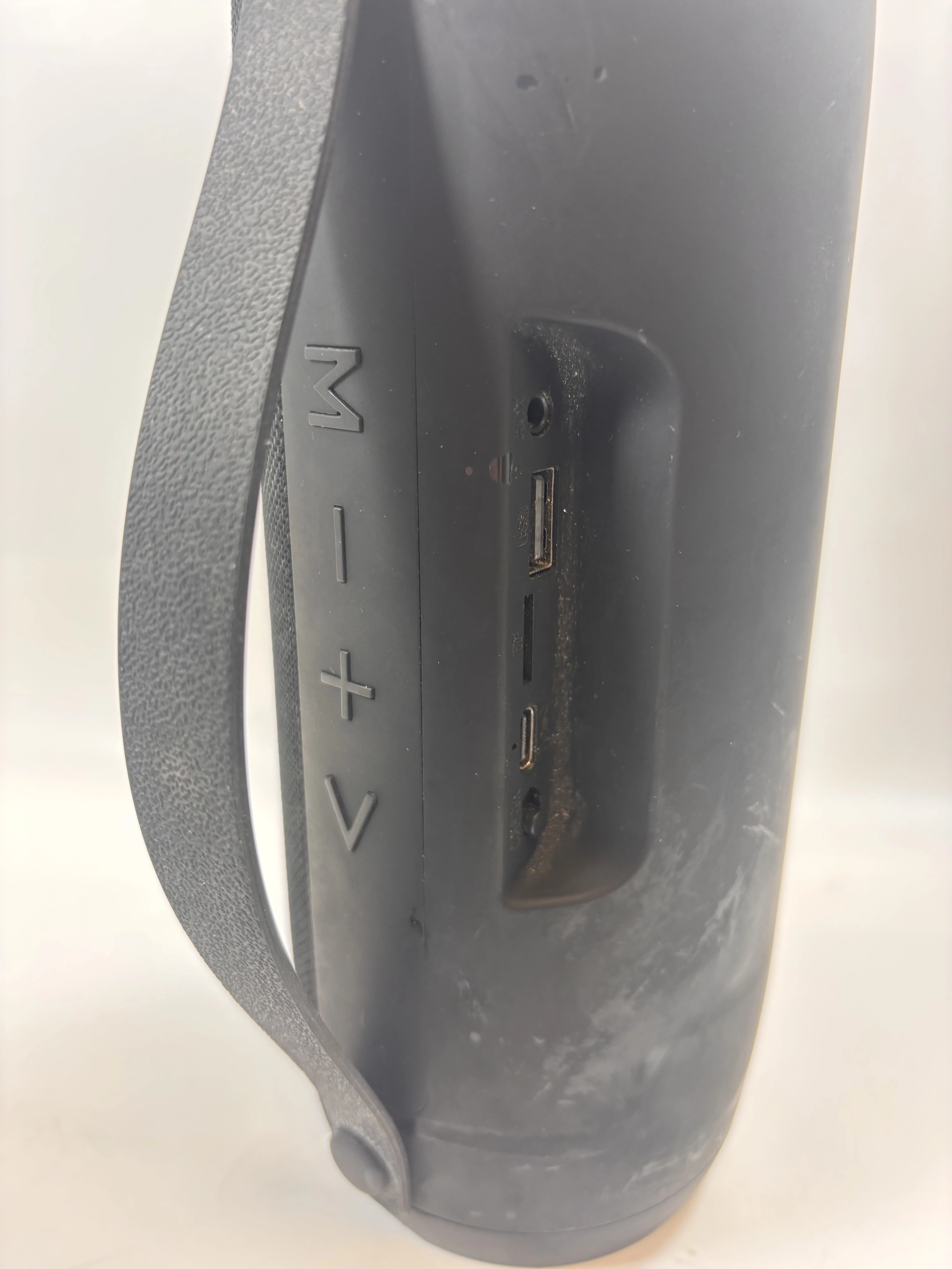 glosnik-tuba-czarny-funkcje-221089-2