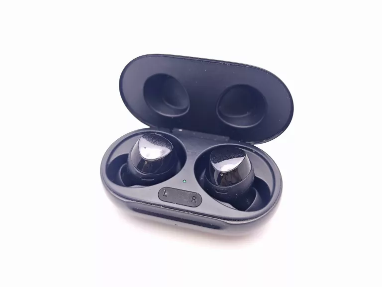 sluchawki-samsung-galaxy-buds-plus-dabrowskiego-30-naklo