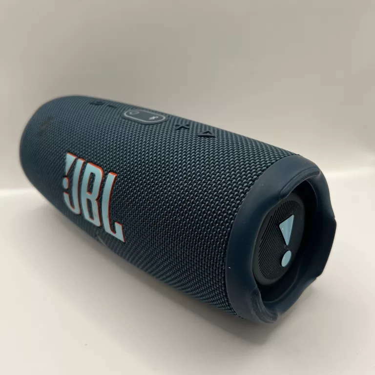 glosnik-jbl-charge-5-stan-11323-2