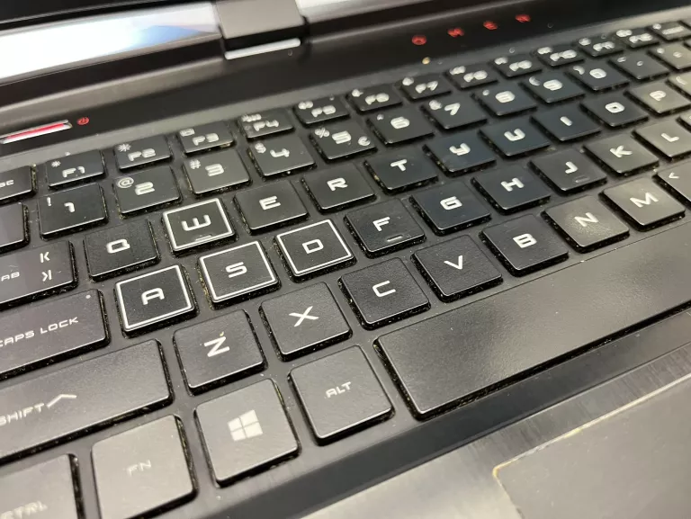 laptop-hp-omen-15-dc0010nw-16256-nvidia-gtx1070-i7-8750h-kpl-stan-11323-2