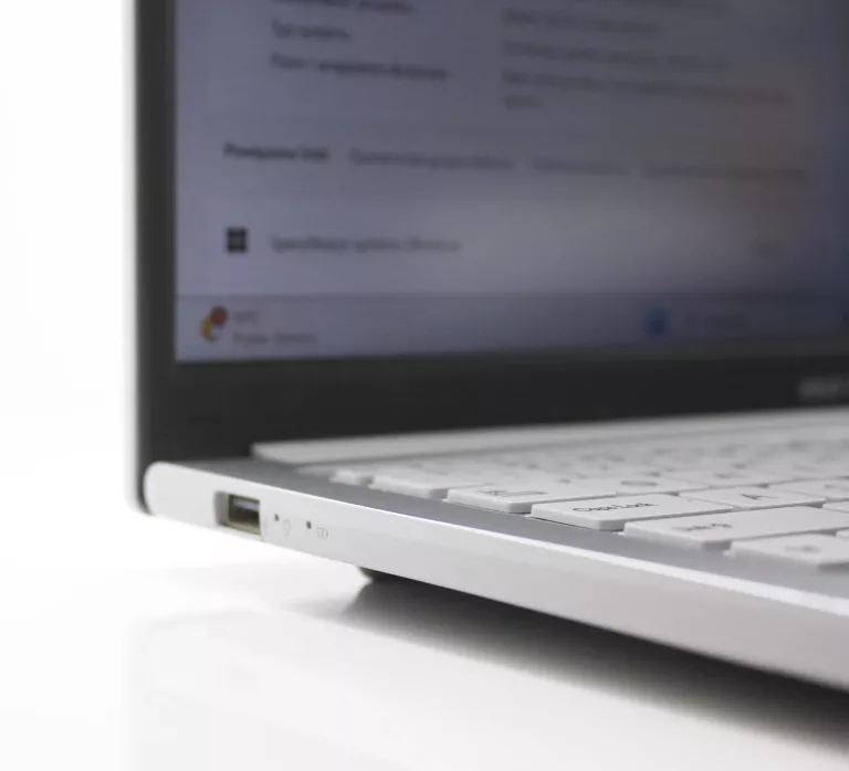 asus-vivobook-15-a150az-i516gb-ram512gb-ssdwin11-przekatna-ekranu-156