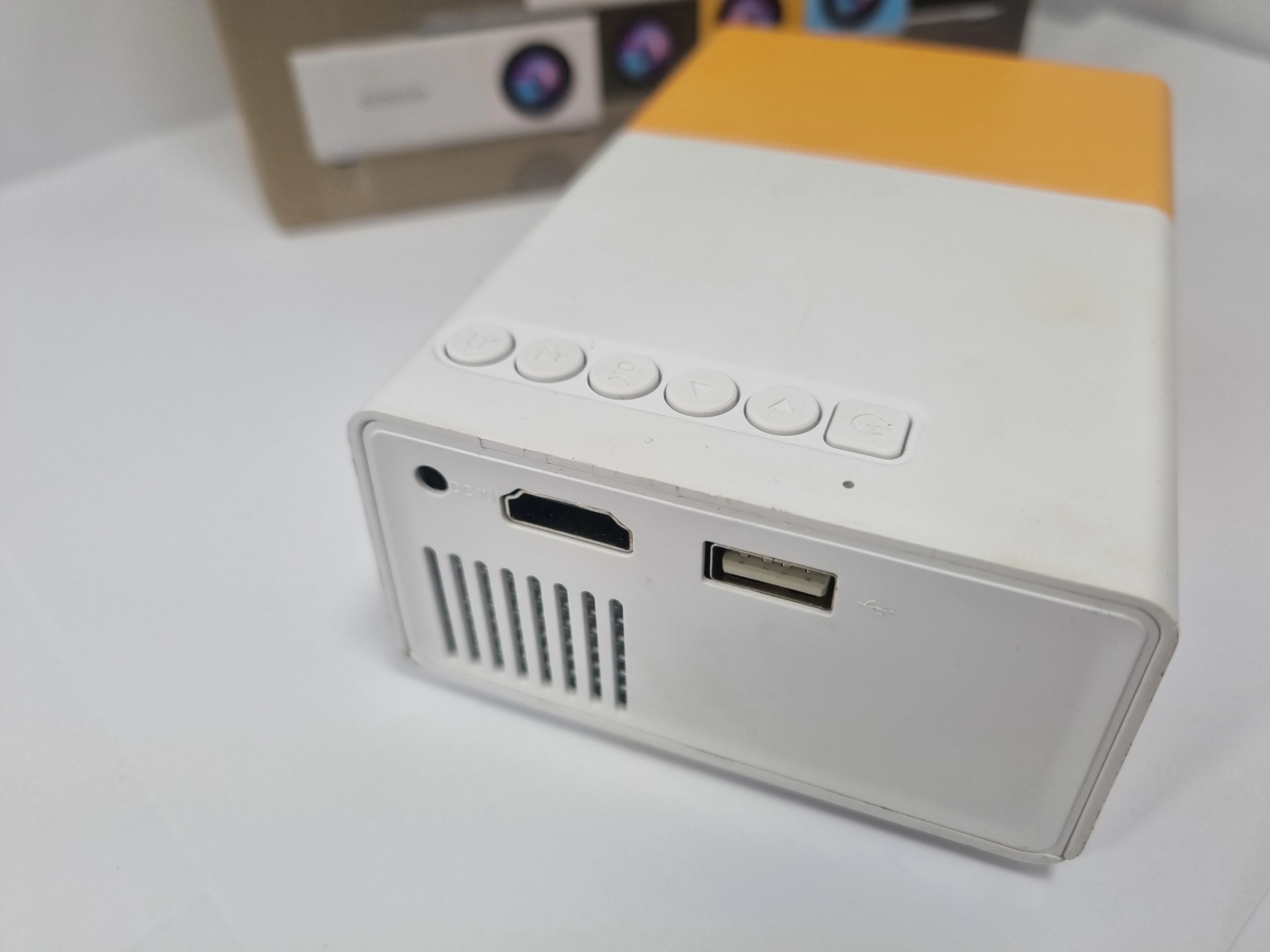 projektor-led-pvo-yg300pro-bialy-stan-11323-2