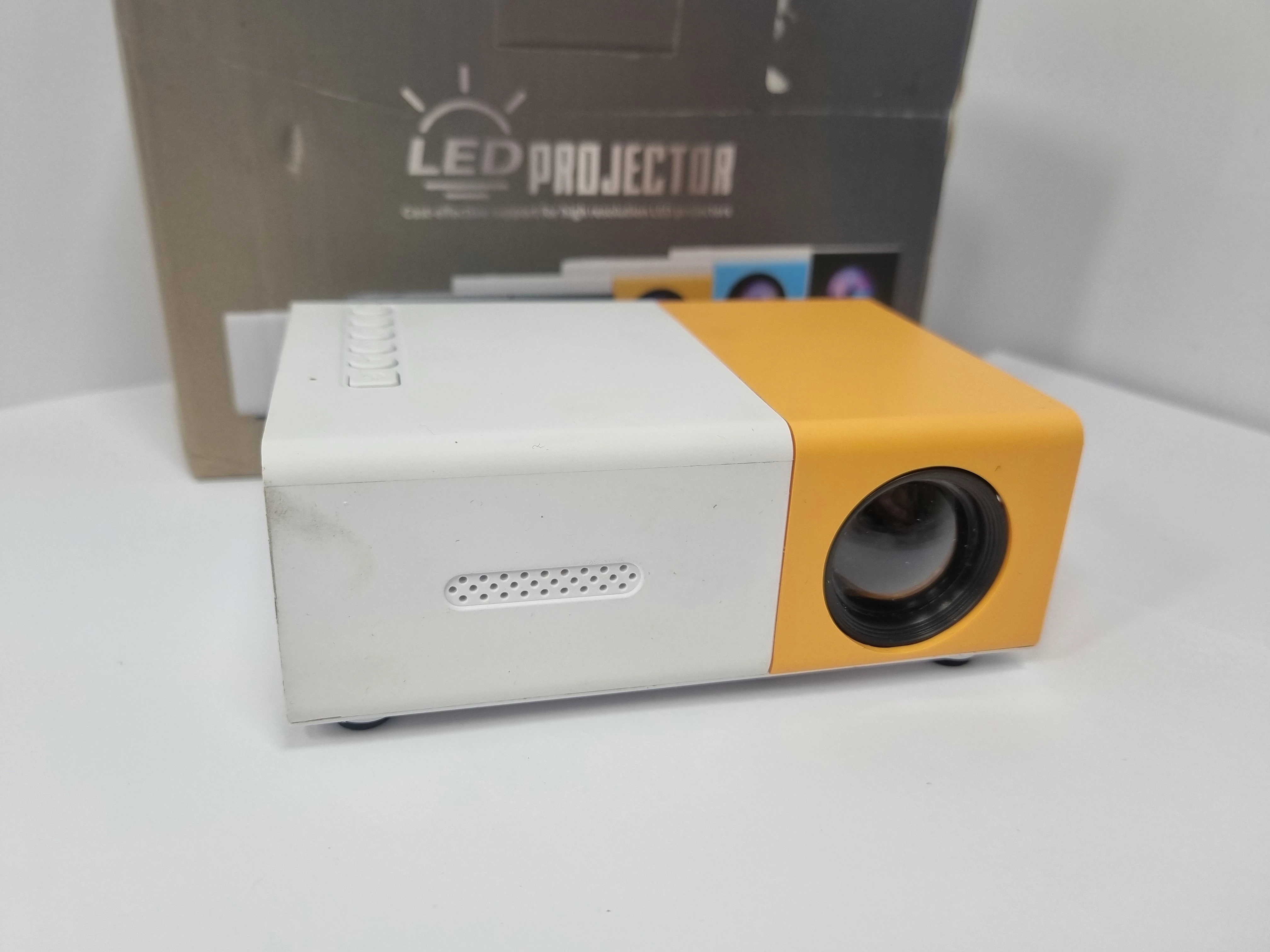 projektor-led-pvo-yg300pro-bialy-ean-gtin-4005400056837