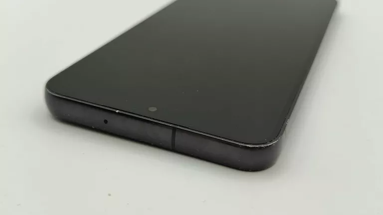 smartfon-samsung-galaxy-s23-5g-8256gb-przekatna-ekranu-610