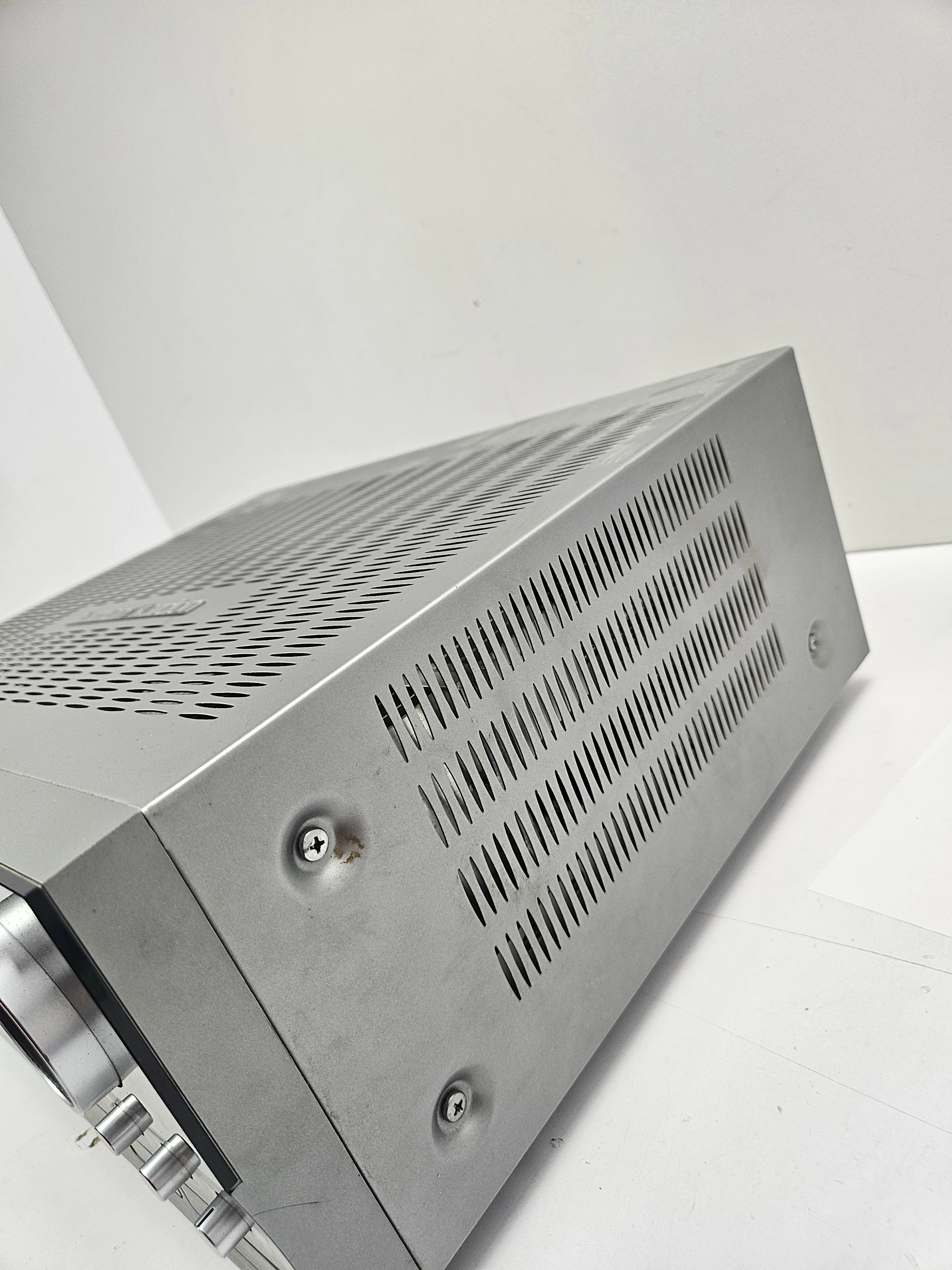 amplituner-harman-kardon-avr-235-pilot-stan-11323-2