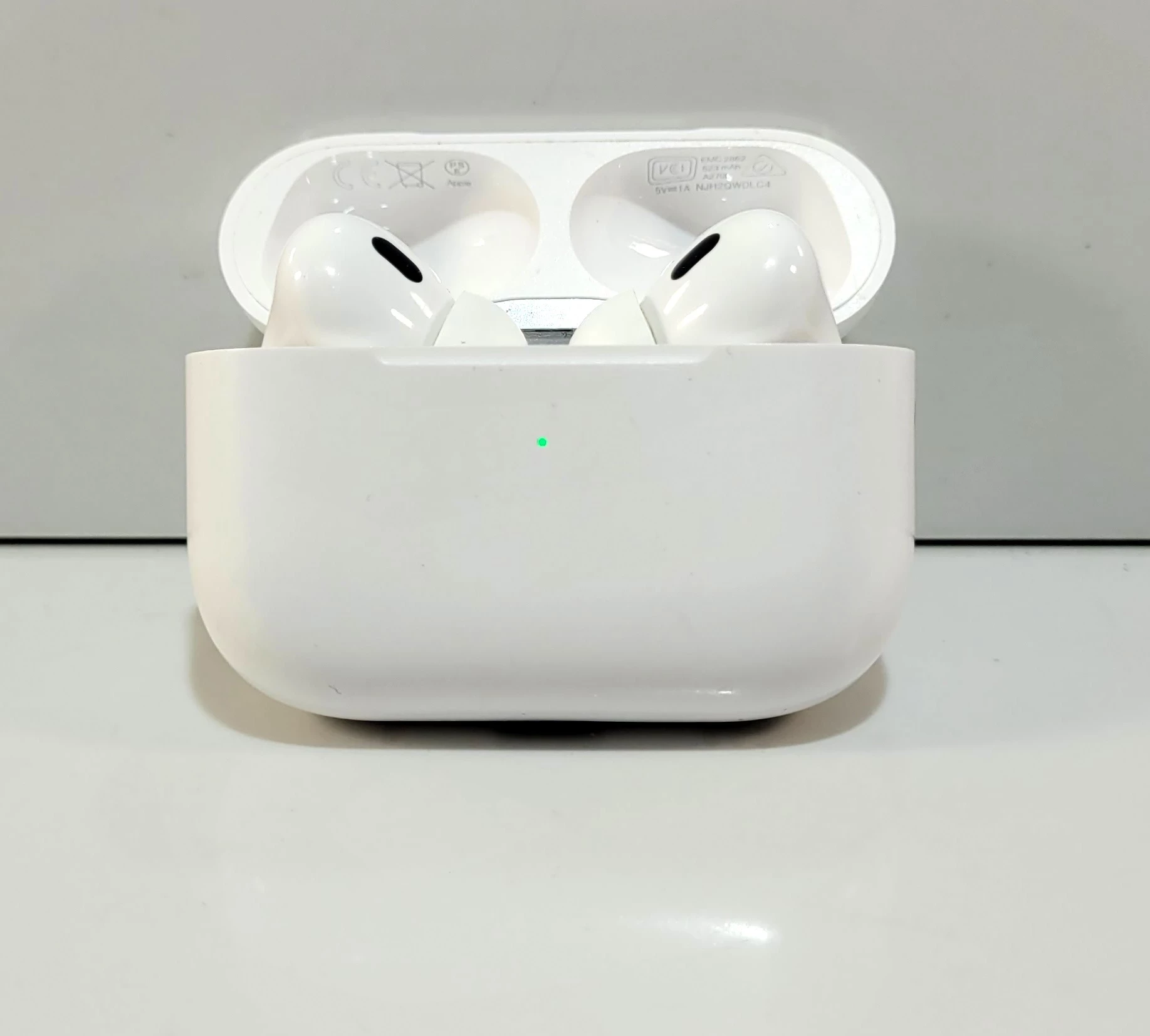 sluchawki-bezprzewodowe-dokanalowe-apple-airpods-pro-2-generacji-pasieka-36-a-poznan-ska-x